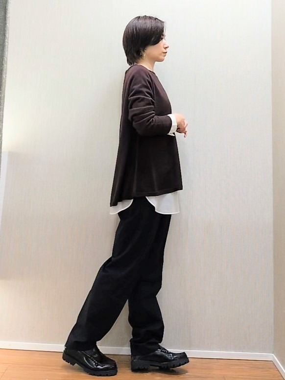 ミズタさんの「UNTITLED｜【きれいに体型カバー/8色展開】Aラインシルエットニットプルオーバー」を使ったコーディネート