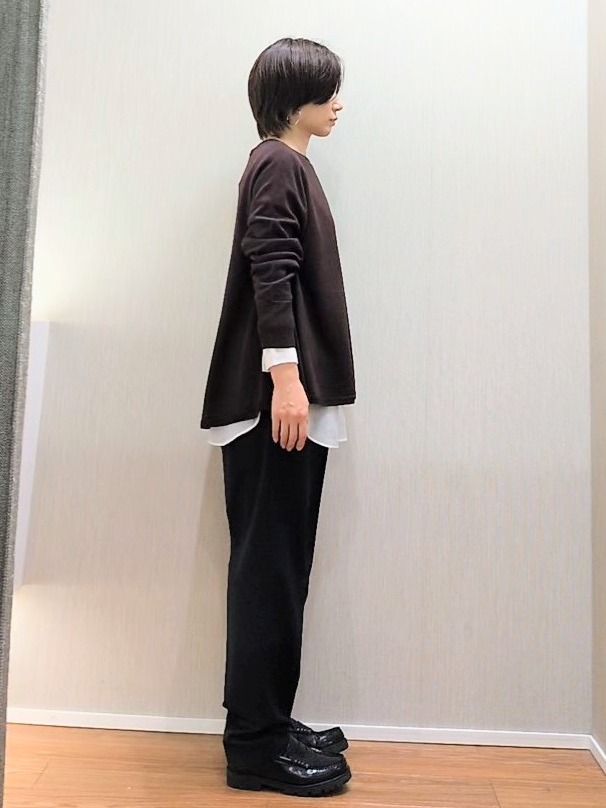 ミズタさんの「UNTITLED｜【きれいに体型カバー/8色展開】Aラインシルエットニットプルオーバー」を使ったコーディネート