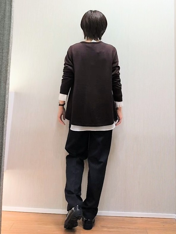 ミズタさんの「UNTITLED｜【きれいに体型カバー/8色展開】Aラインシルエットニットプルオーバー」を使ったコーディネート