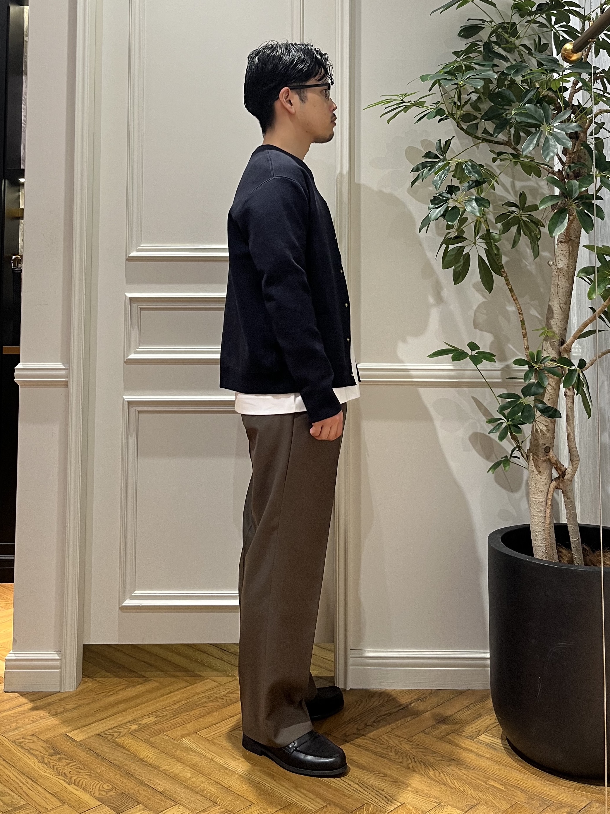 Tokuさんの「DRESSTERIOR｜ウォッシャブル アームライン ラウンドカーディガン」を使ったコーディネート
