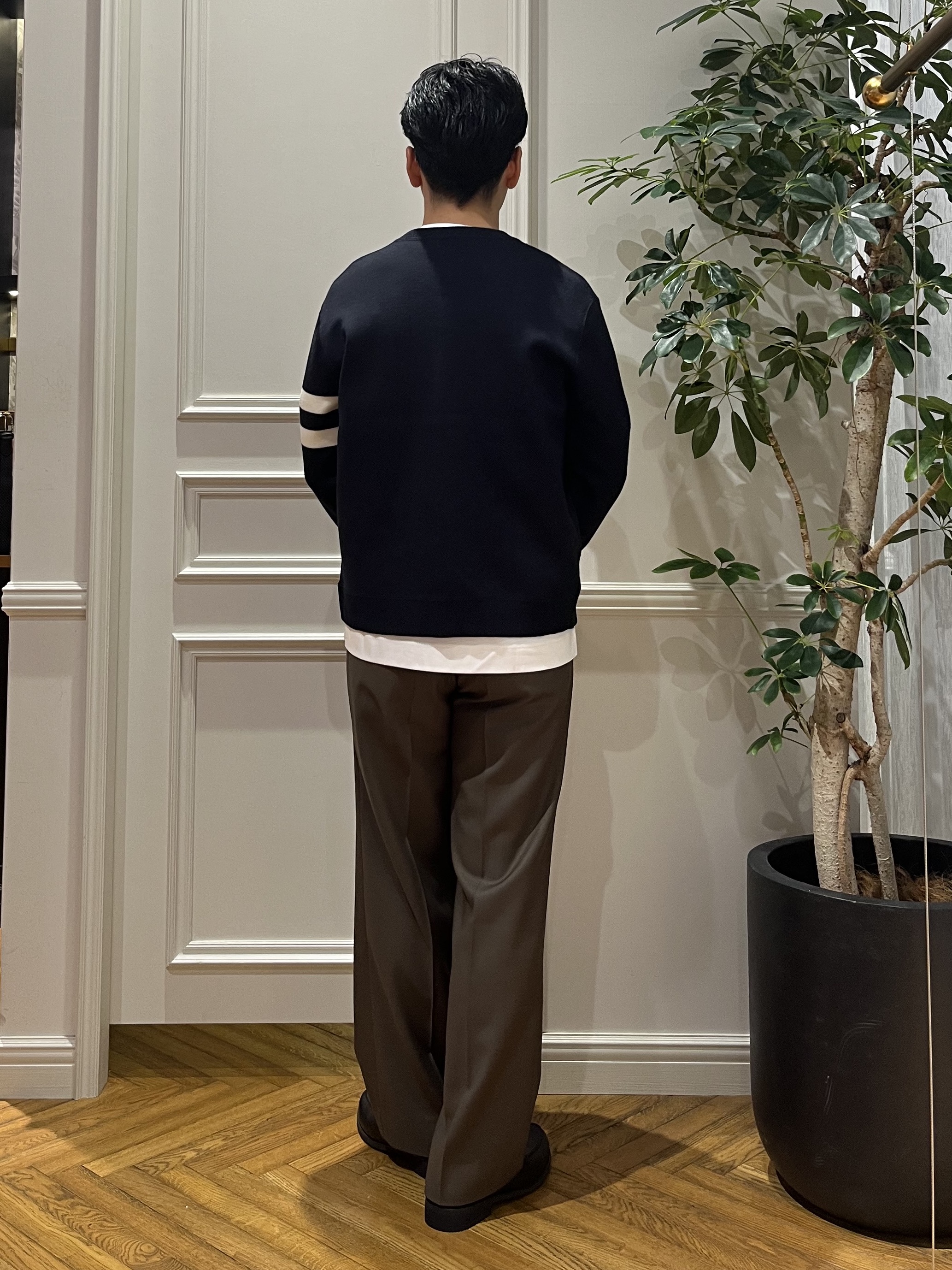 Tokuさんの「DRESSTERIOR｜ウォッシャブル アームライン ラウンドカーディガン」を使ったコーディネート