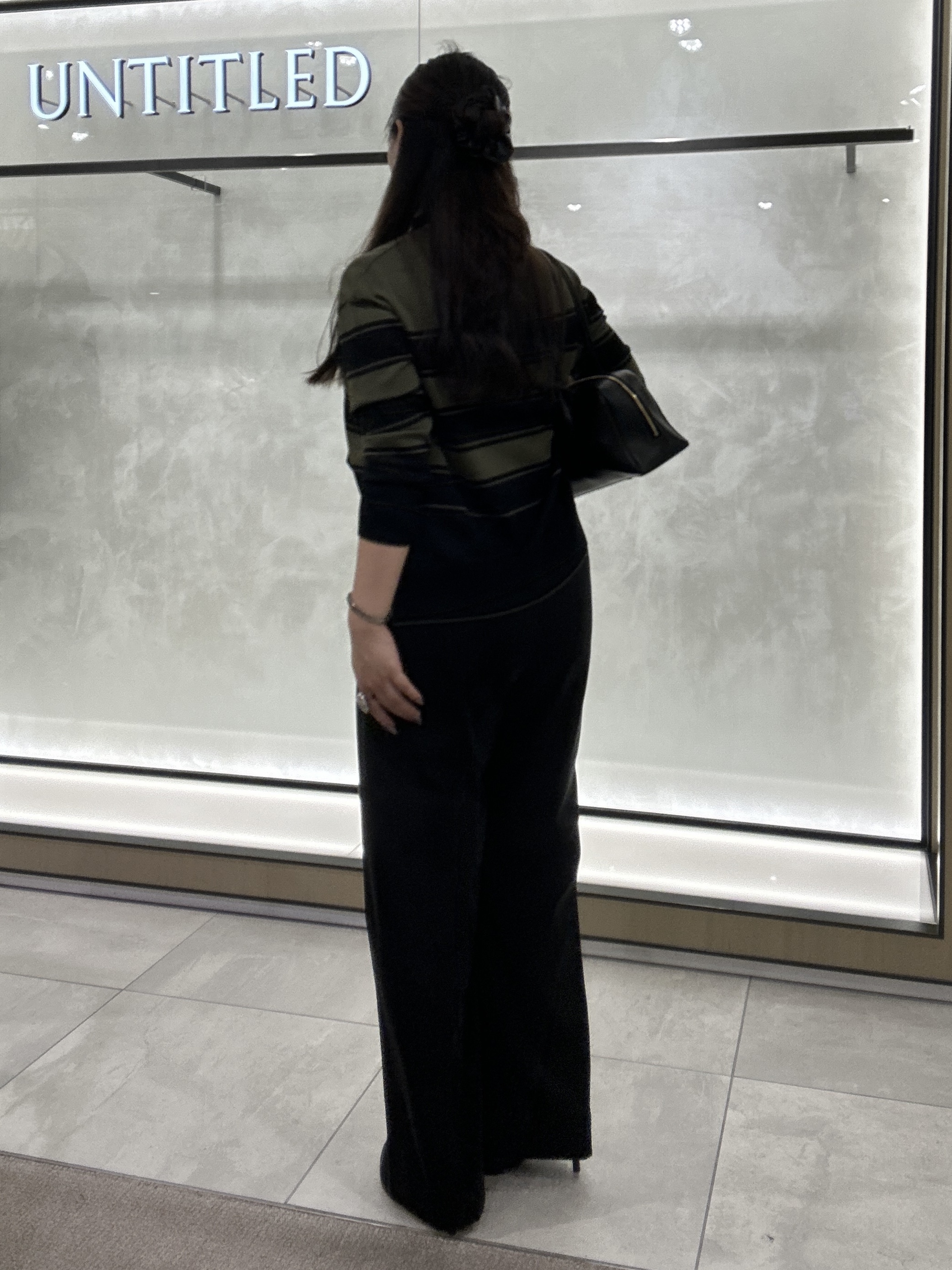 YURIさんの「UNTITLED｜【ウエストゴム/リラクシー】シャイニーキュプラワイドパンツ」を使ったコーディネート