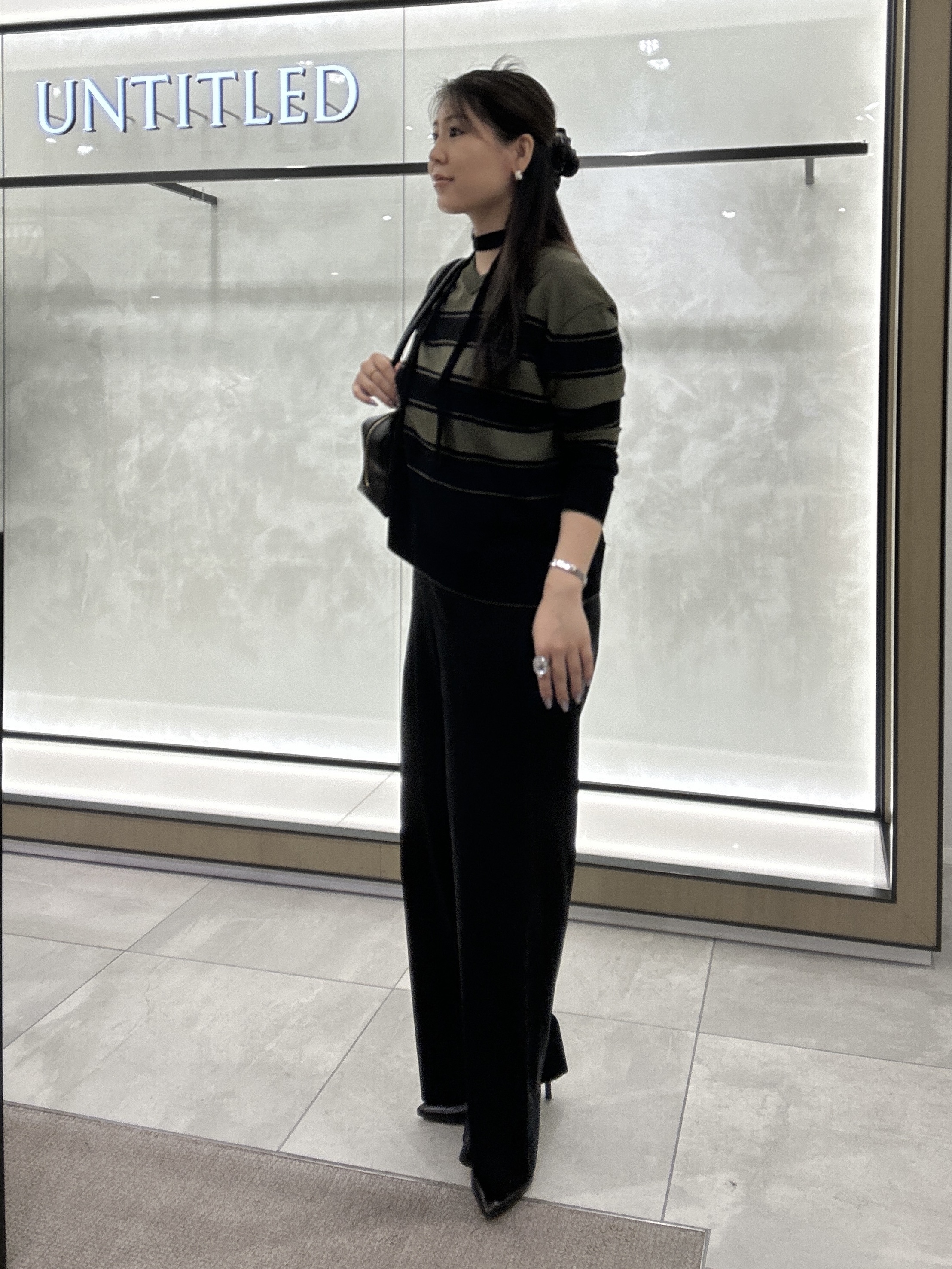 YURIさんの「UNTITLED｜【ウエストゴム/リラクシー】シャイニーキュプラワイドパンツ」を使ったコーディネート