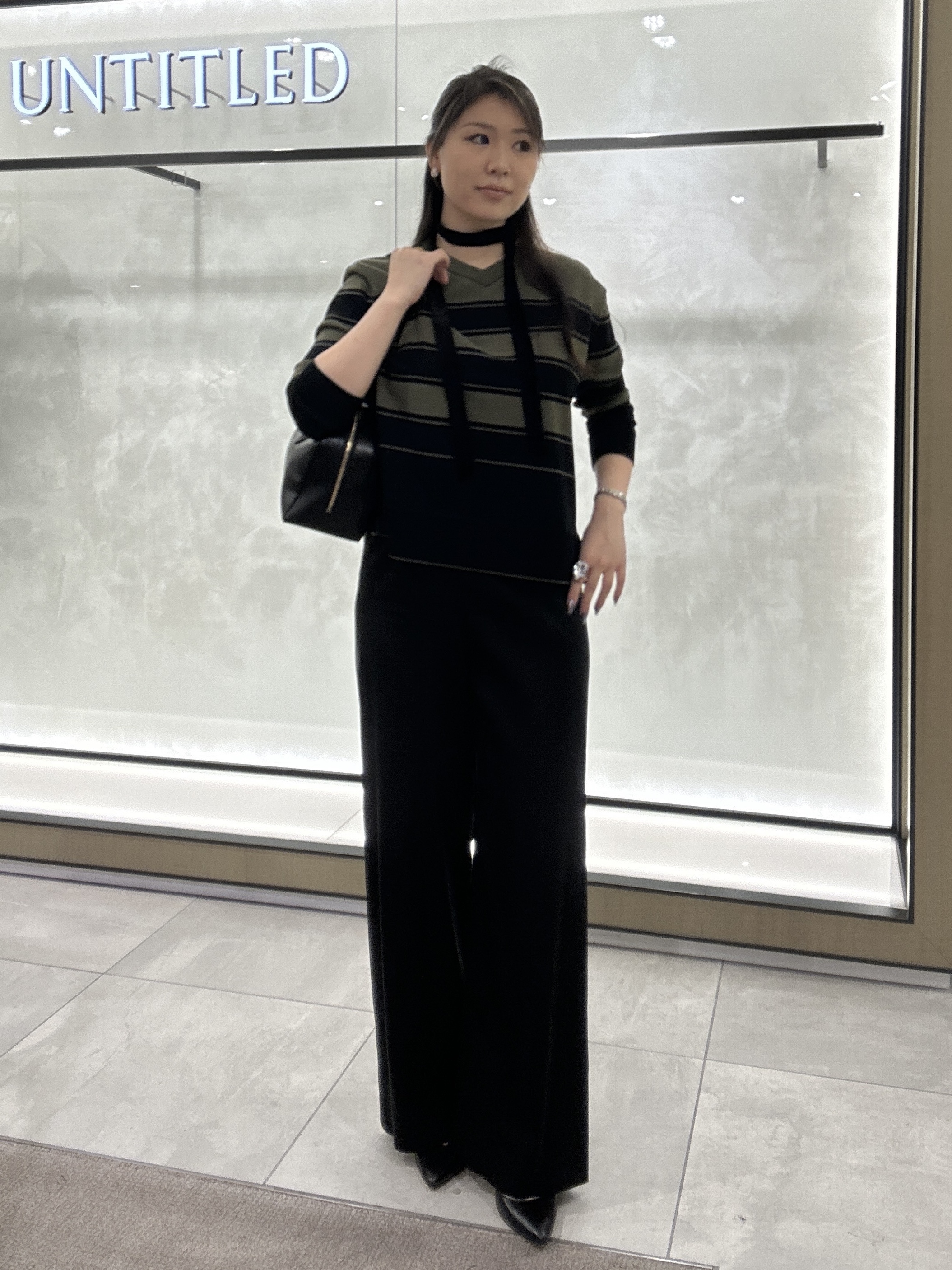 YURIさんの「UNTITLED｜【ウエストゴム/リラクシー】シャイニーキュプラワイドパンツ」を使ったコーディネート