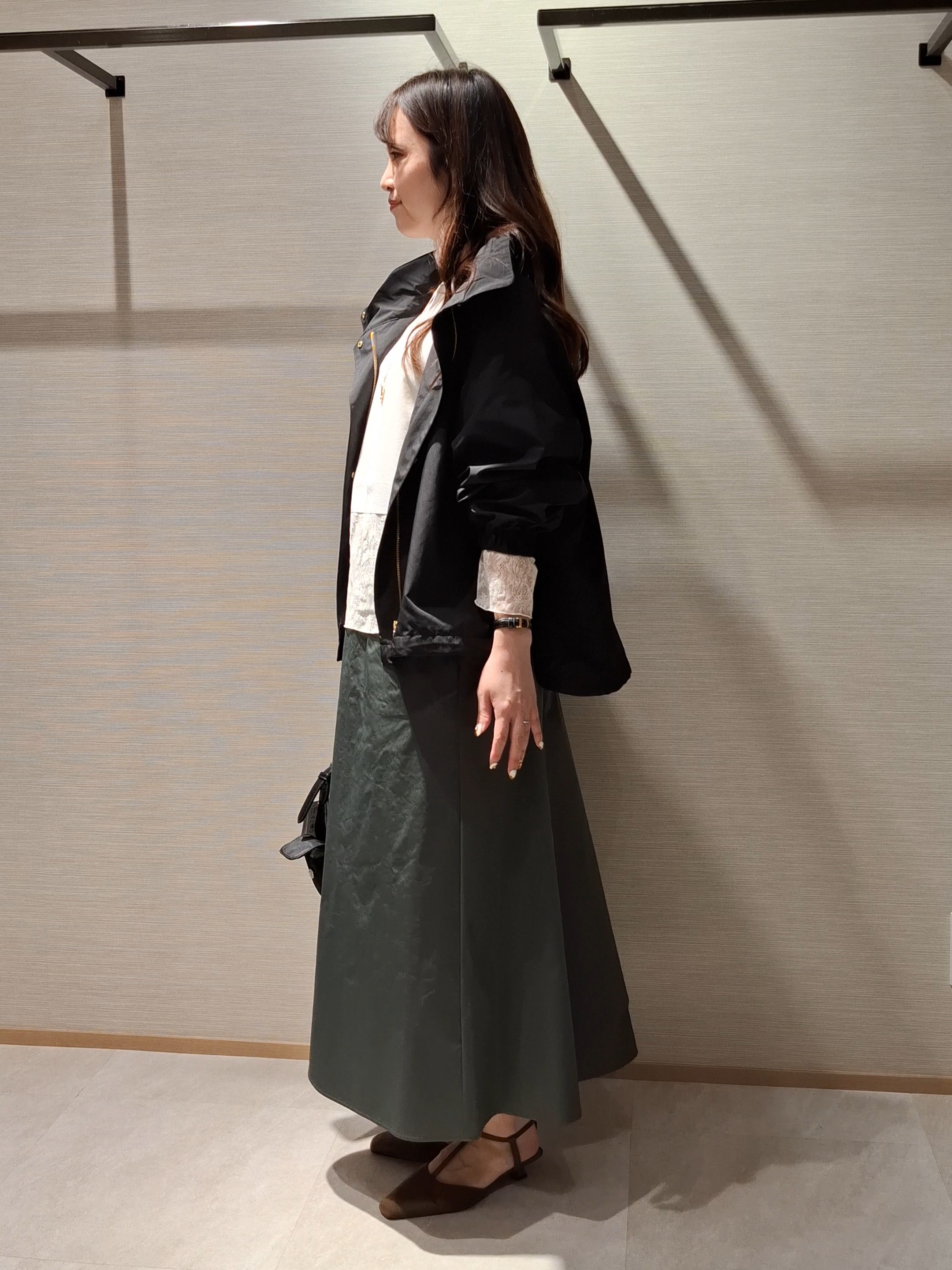 YuKaRiさんの「UNTITLED｜【撥水/秋羽織り】タフタマウンテンパーカー」を使ったコーディネート