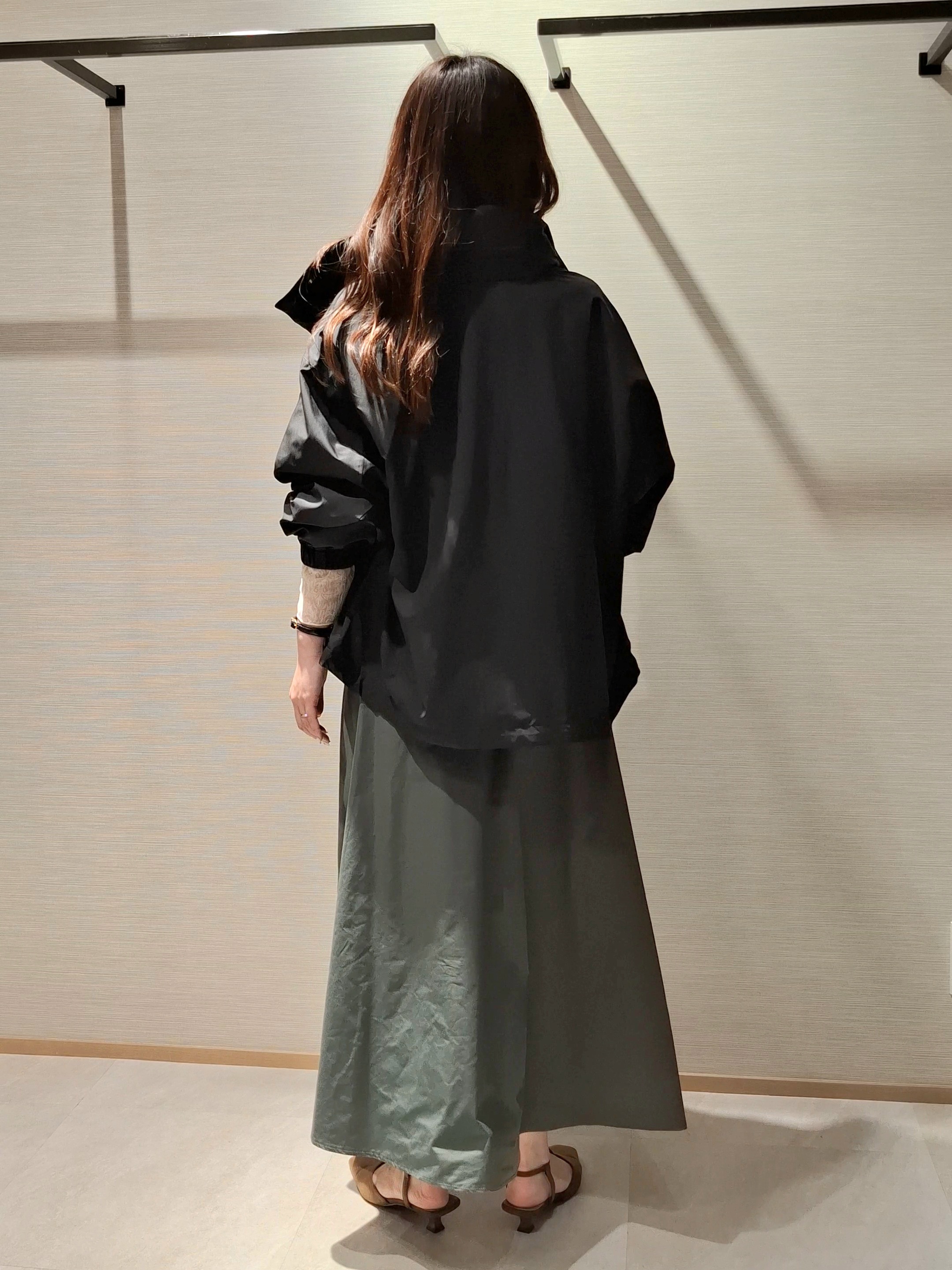YuKaRiさんの「UNTITLED｜【撥水/秋羽織り】タフタマウンテンパーカー」を使ったコーディネート