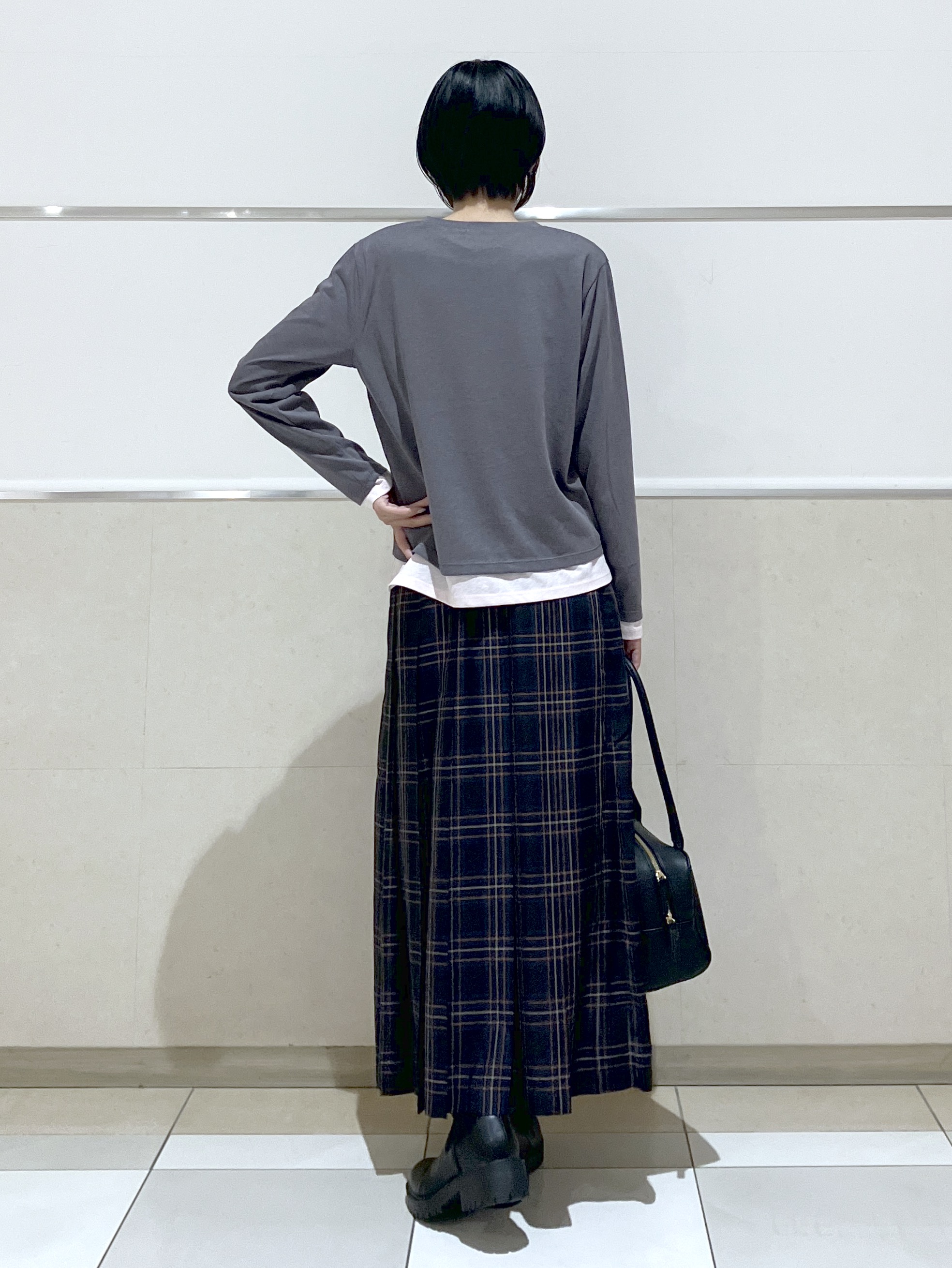 eriko さんの「Dessin｜【セットアイテム/1枚で決まる】配色シアーロンT＆クルーネックカーディガン」を使ったコーディネート
