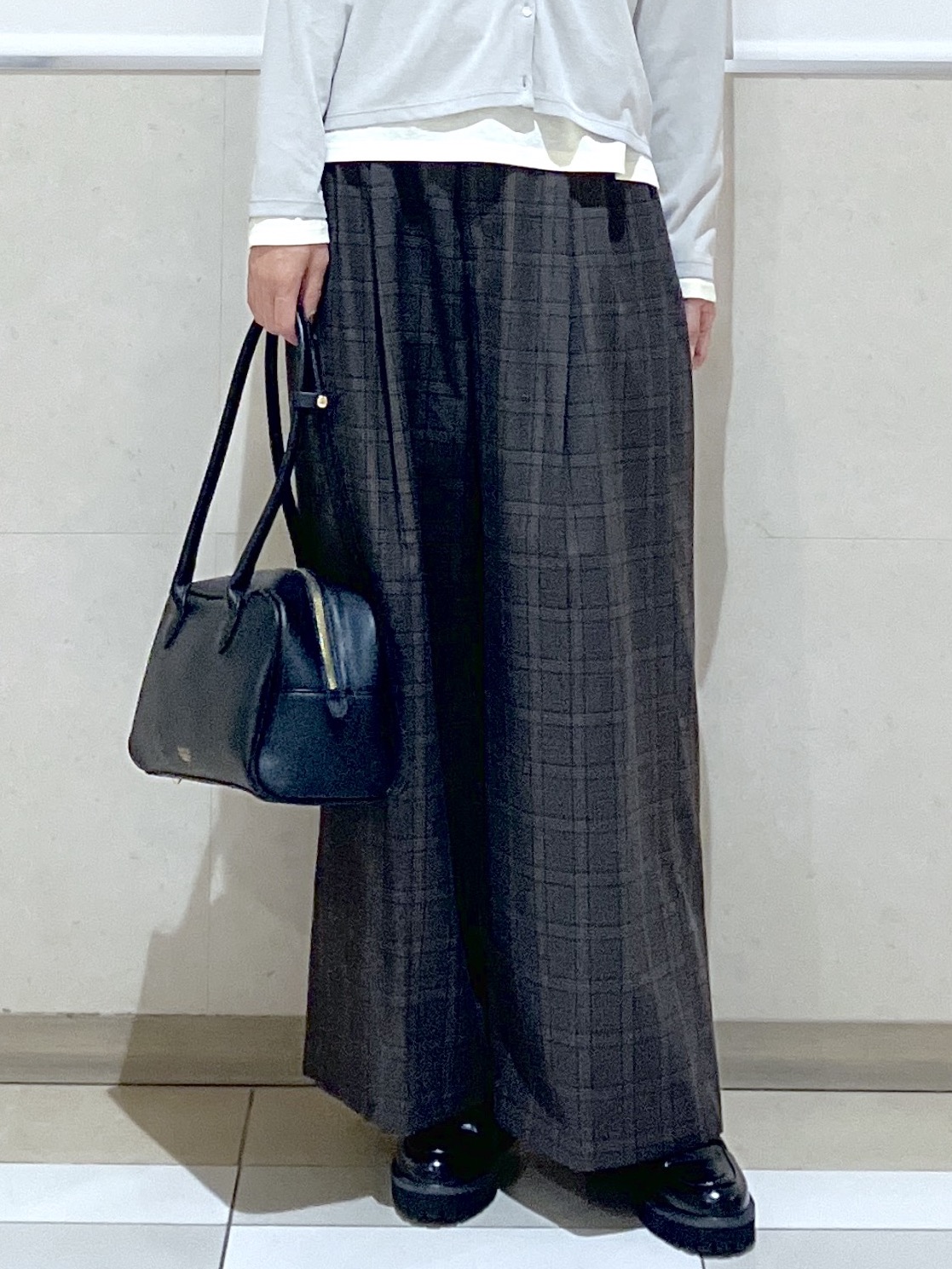 eriko さんの「Dessin｜【セットアイテム/1枚で決まる】配色シアーロンT＆クルーネックカーディガン」を使ったコーディネート