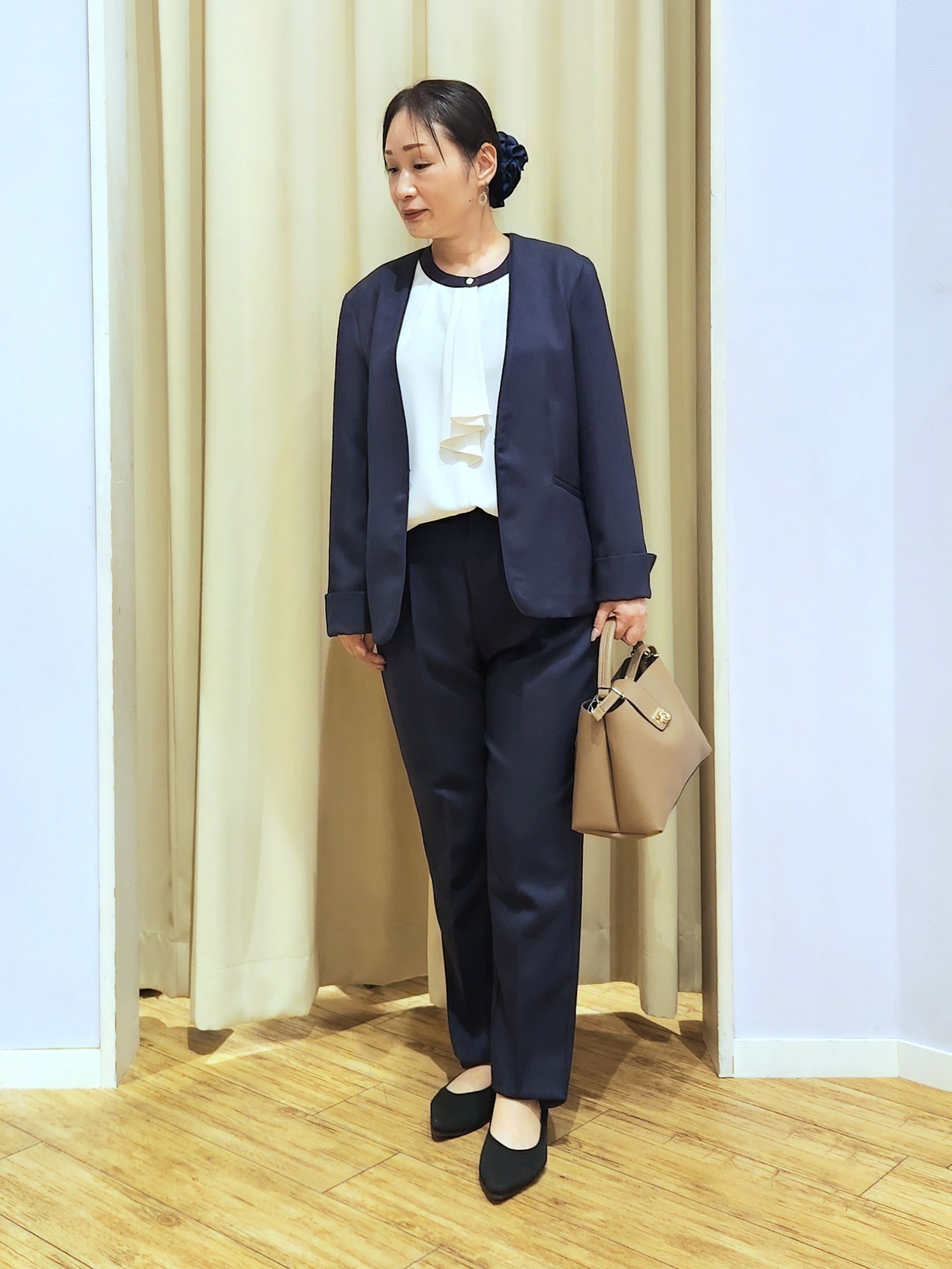 くまさんの「SHOO･LA･RUE｜【セットアップ可/通勤/洗濯機可/SS-LL】女性らしく決まる カラーレスジャケット」を使ったコーディネート