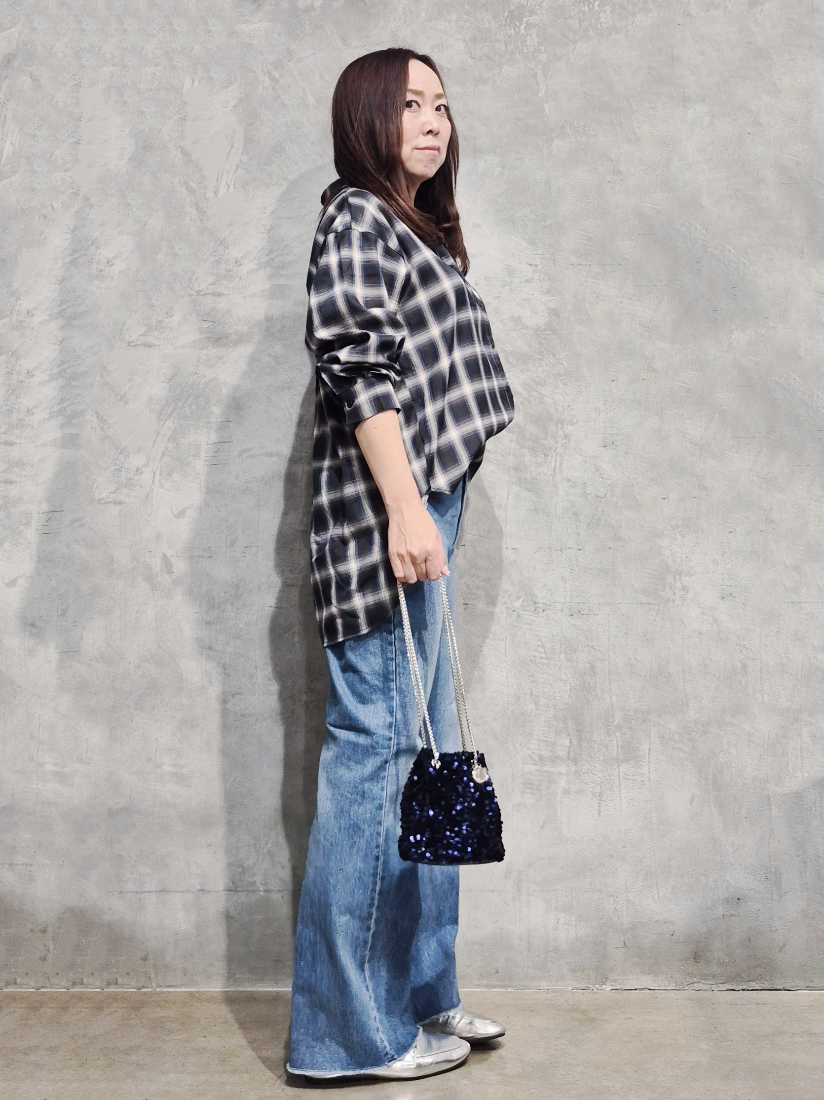 ひさえさんの「THE SHOP TK｜後ろ姿も着映える バックシャーリングシャツ」を使ったコーディネート