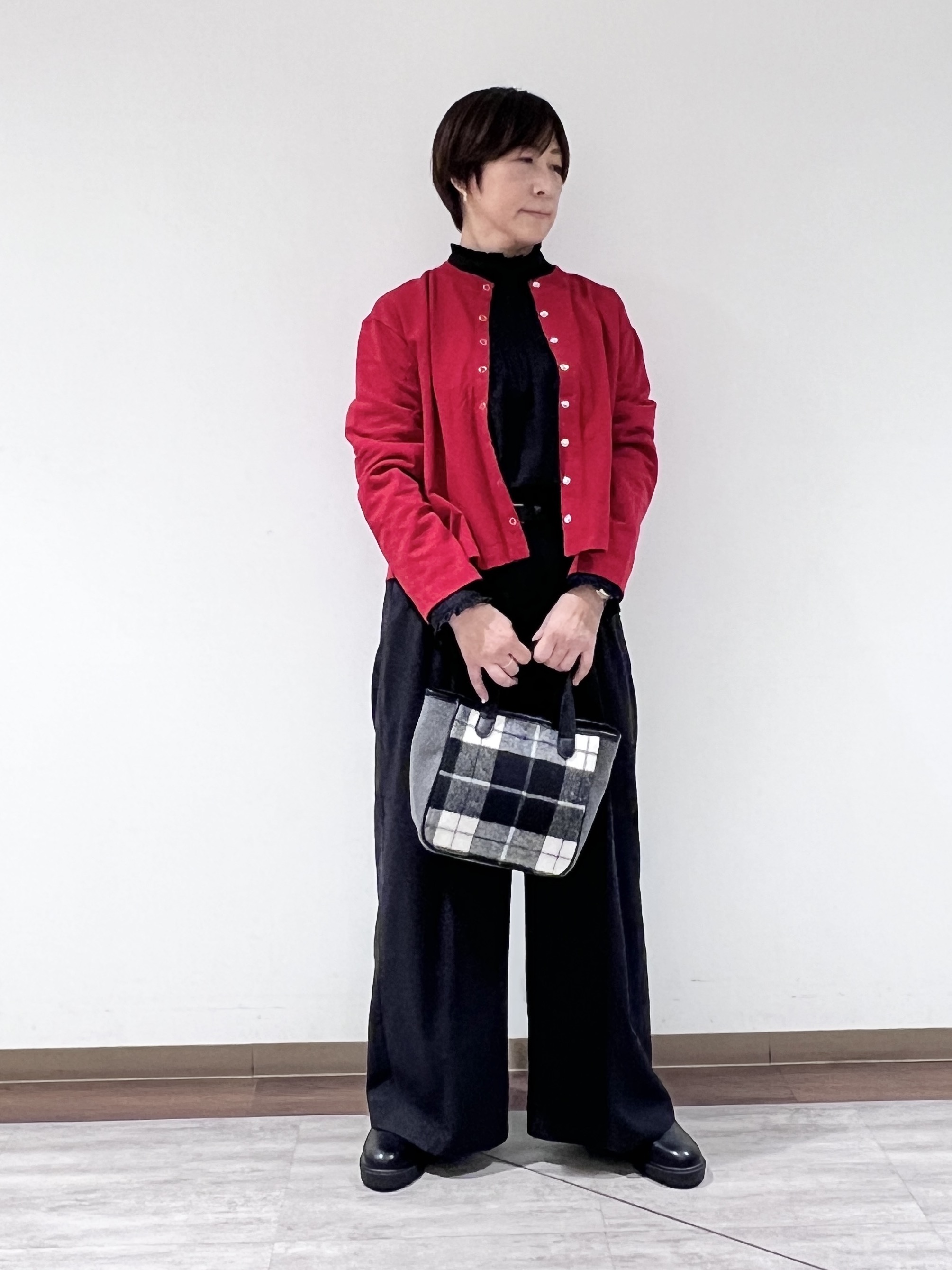 haruさんの「Dessin｜【洗える/オンオフ使える】スタンドフリルピンタックブラウス」を使ったコーディネート