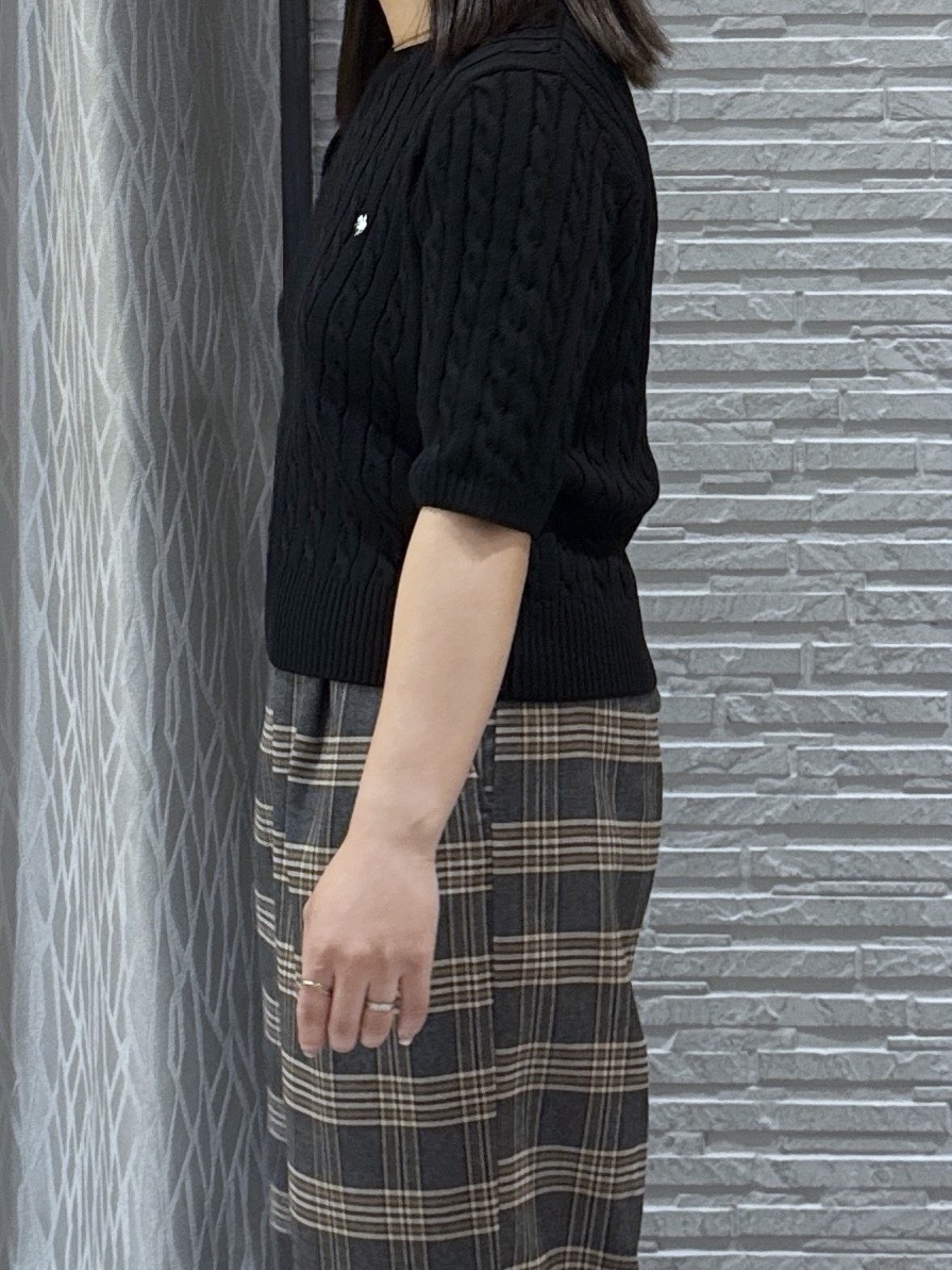 chさんの「THE SHOP TK｜POLO BCS/ケーブル5分袖ニット」を使ったコーディネート