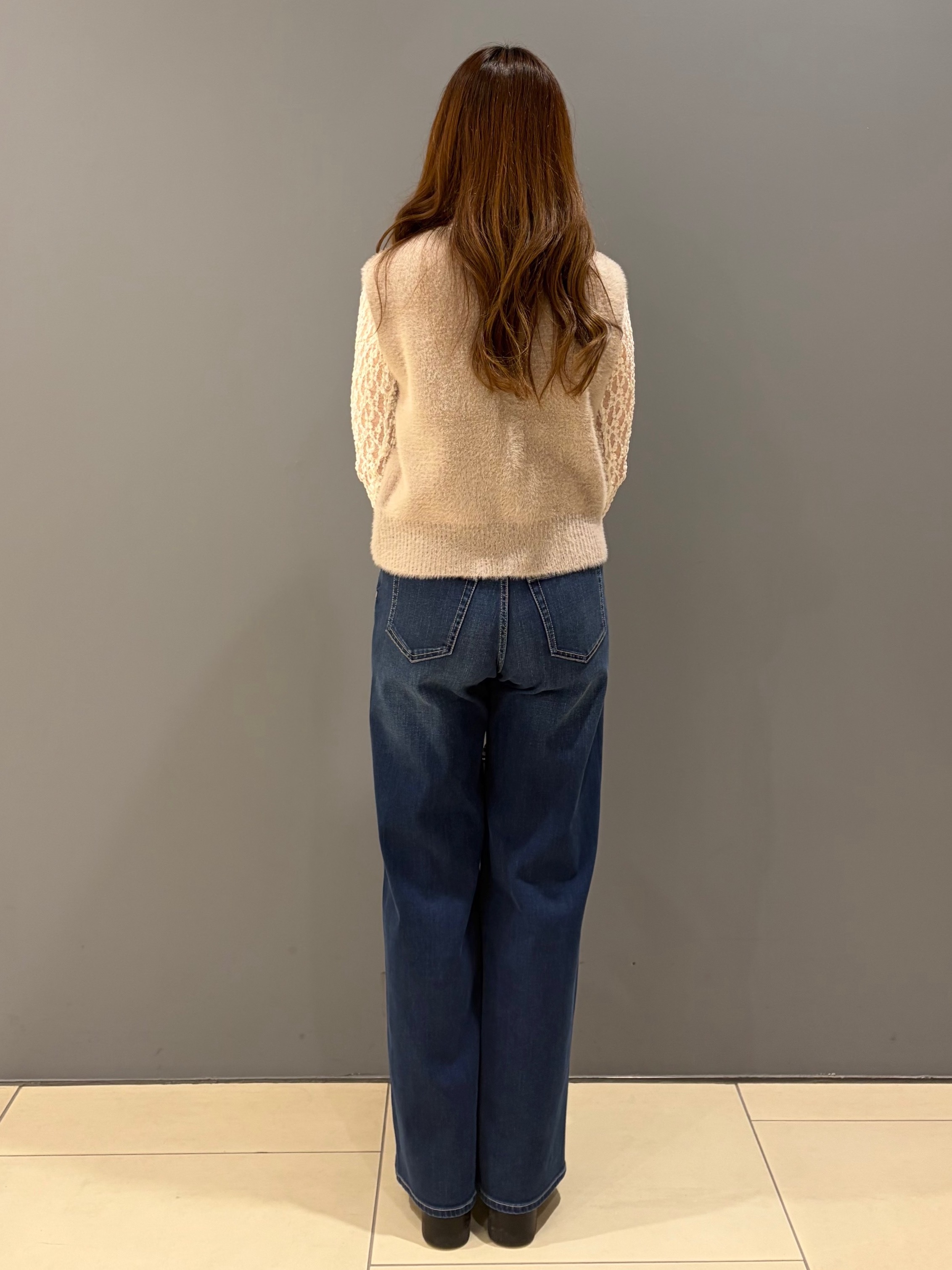 miさんの「UNTITLED｜【重ね着レイヤード】レースハイネックトップス」を使ったコーディネート