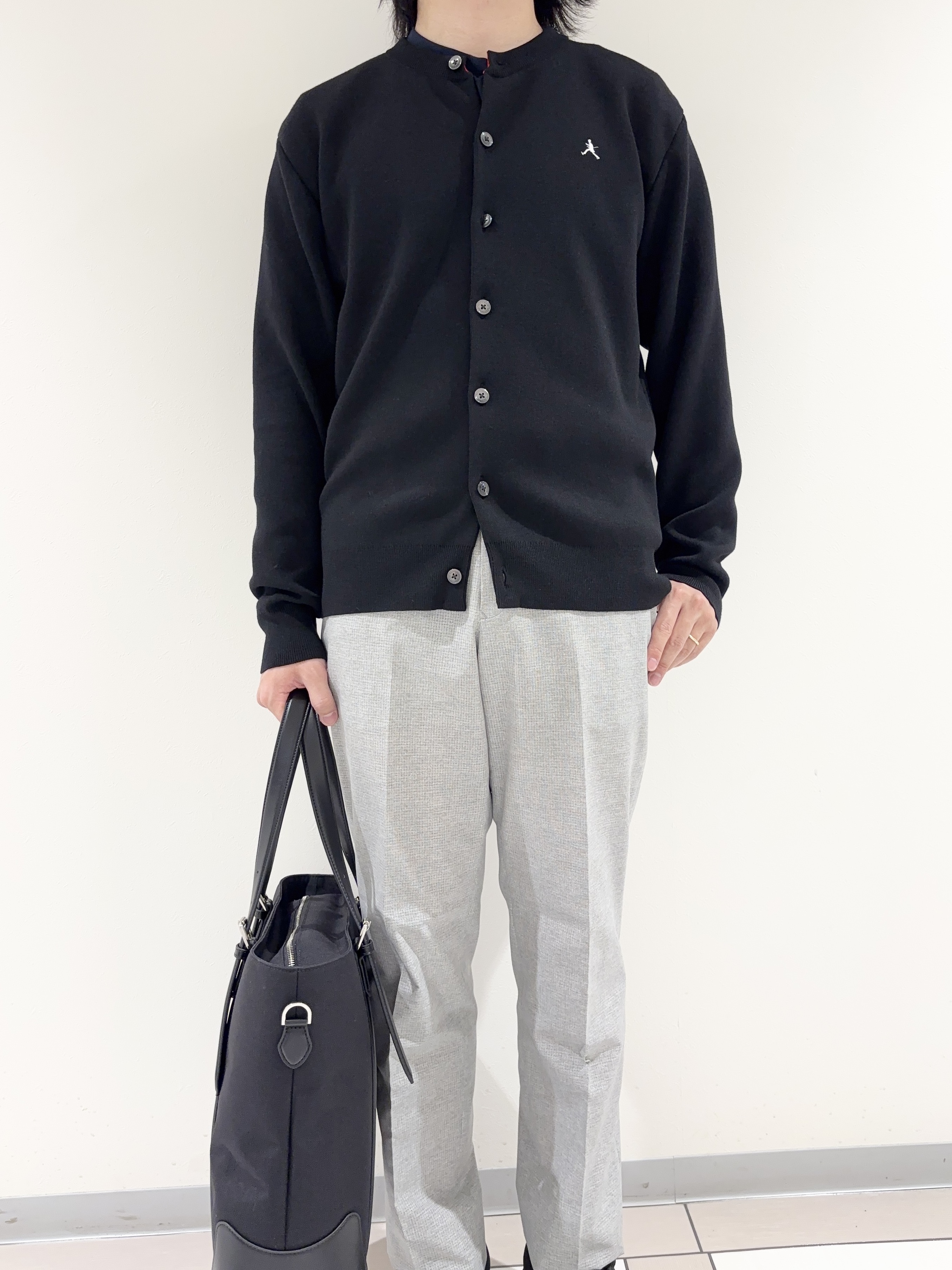 及川さんの「TAKEO KIKUCHI｜【BOWLER HAT LABEL】日本製クルーネックカーディガン」を使ったコーディネート