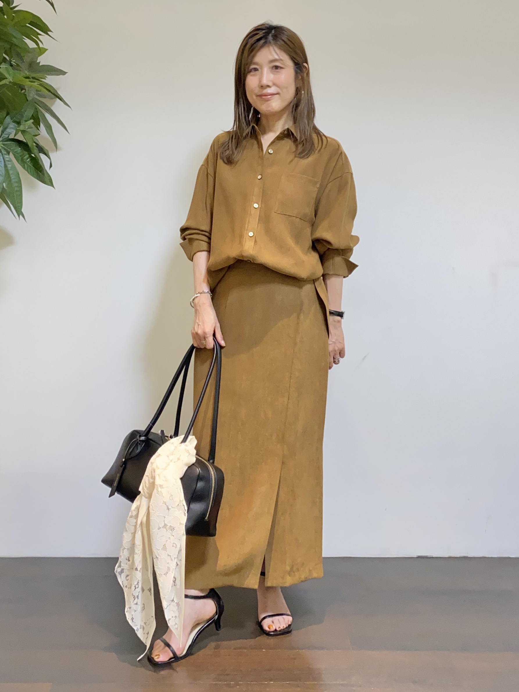 tomoさんの「UNTITLED｜【セットアップ可/秋羽織り】スエードライクシャツ」を使ったコーディネート