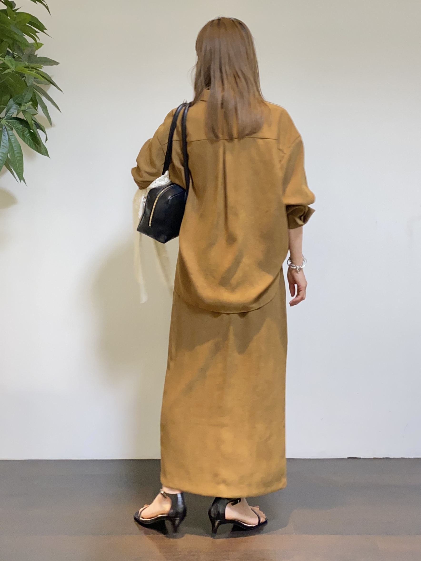 tomoさんの「UNTITLED｜【セットアップ可/秋羽織り】スエードライクシャツ」を使ったコーディネート