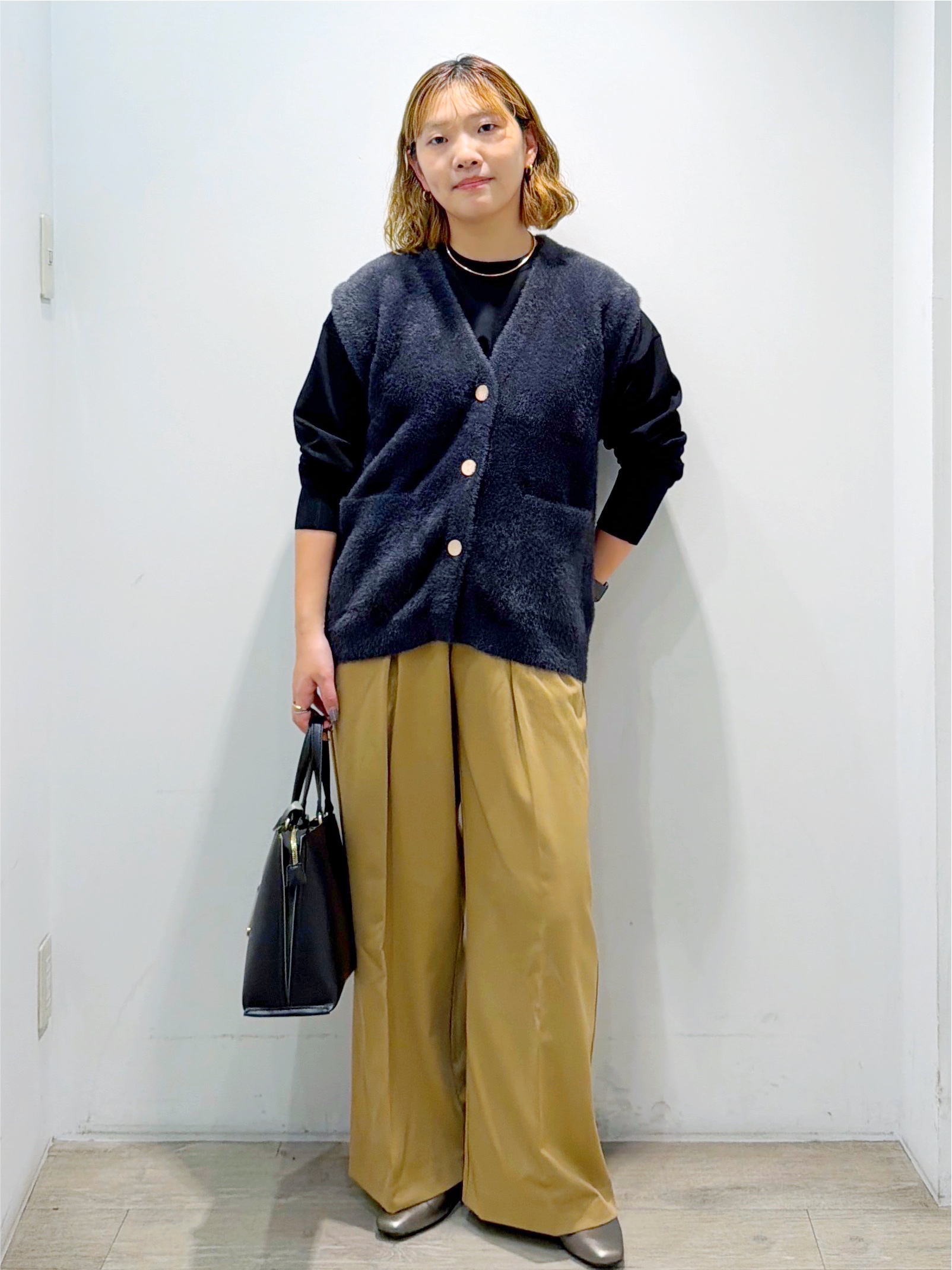 sumicaさんの「OPAQUE.CLIP｜フェザーヤーンニットベスト【洗濯機OK】」を使ったコーディネート