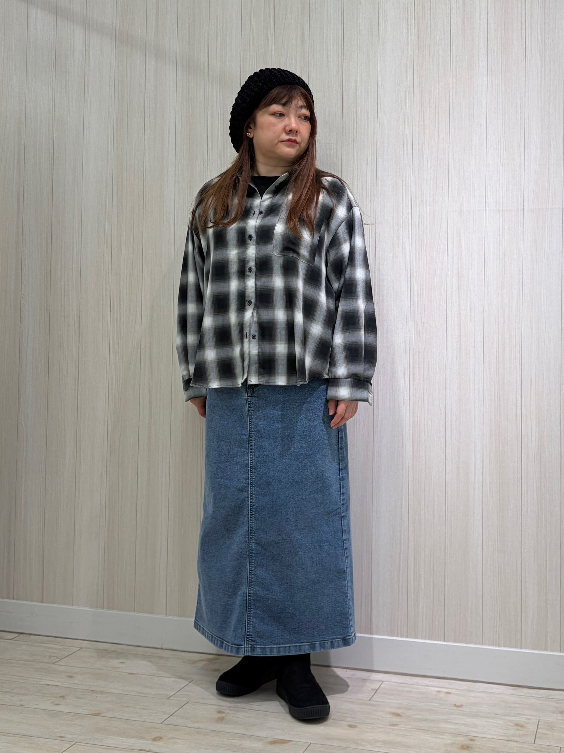 akiさんの「SHOO･LA･RUE｜【S-LL/ゆるシルエット】体型カバーしながらスマートに魅せる ラインジャカードコーディガン」を使ったコーディネート