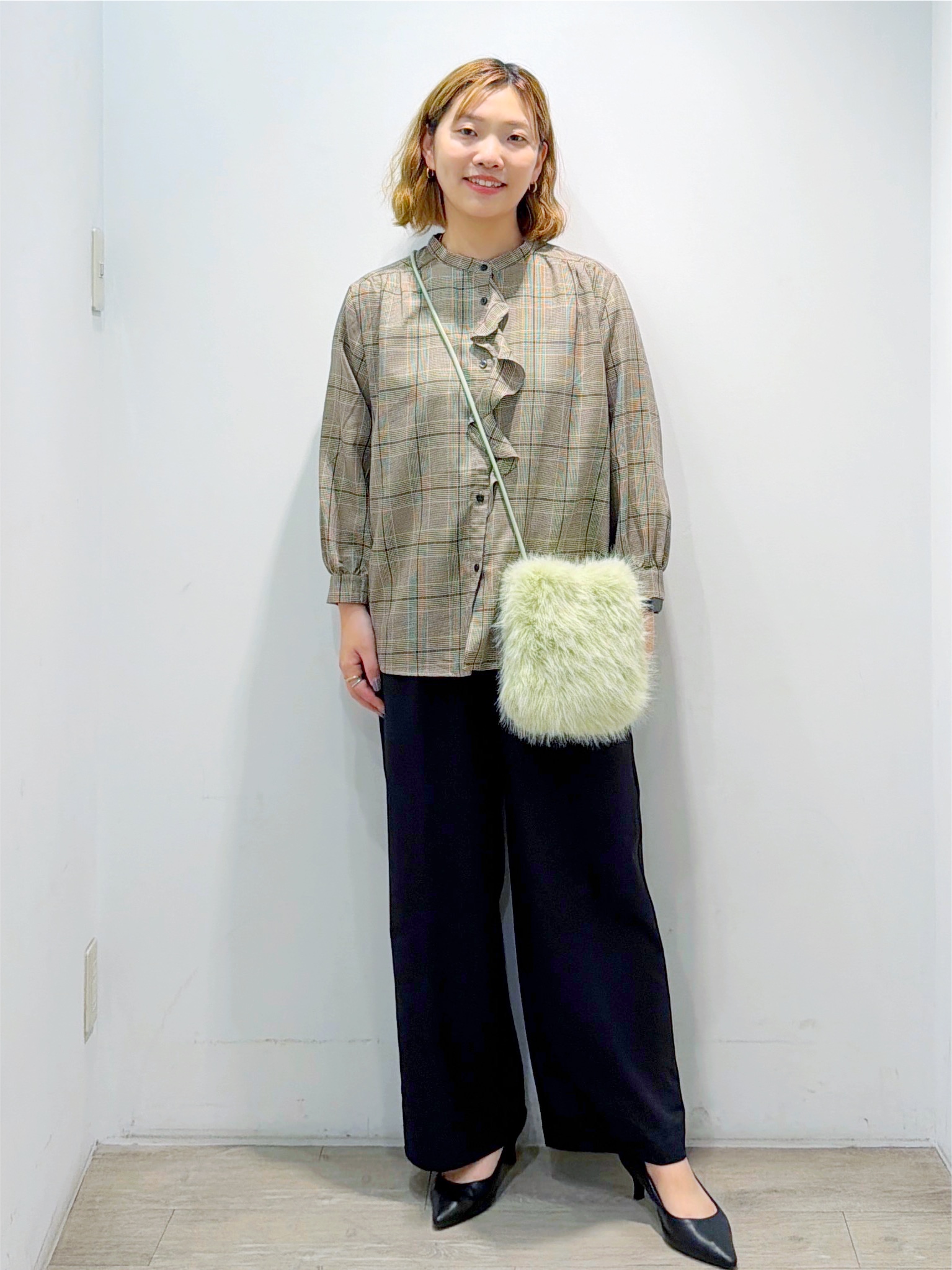 sumicaさんの「OPAQUE.CLIP｜【森絵梨佳さん着用】チェック柄フリルブラウス《洗濯機OK》」を使ったコーディネート
