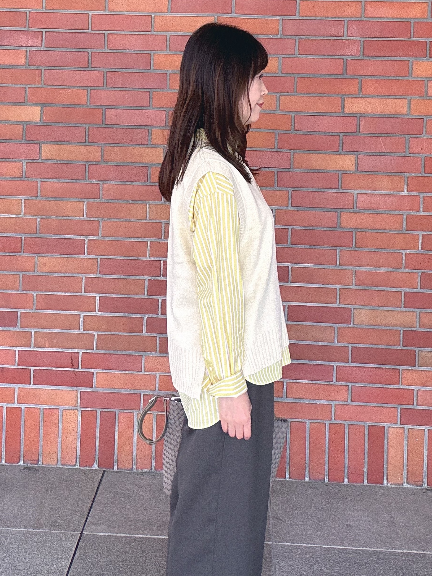 makiさんの「UNTITLED｜【6色展開/コットン100】カラーベーシックシャツ」を使ったコーディネート