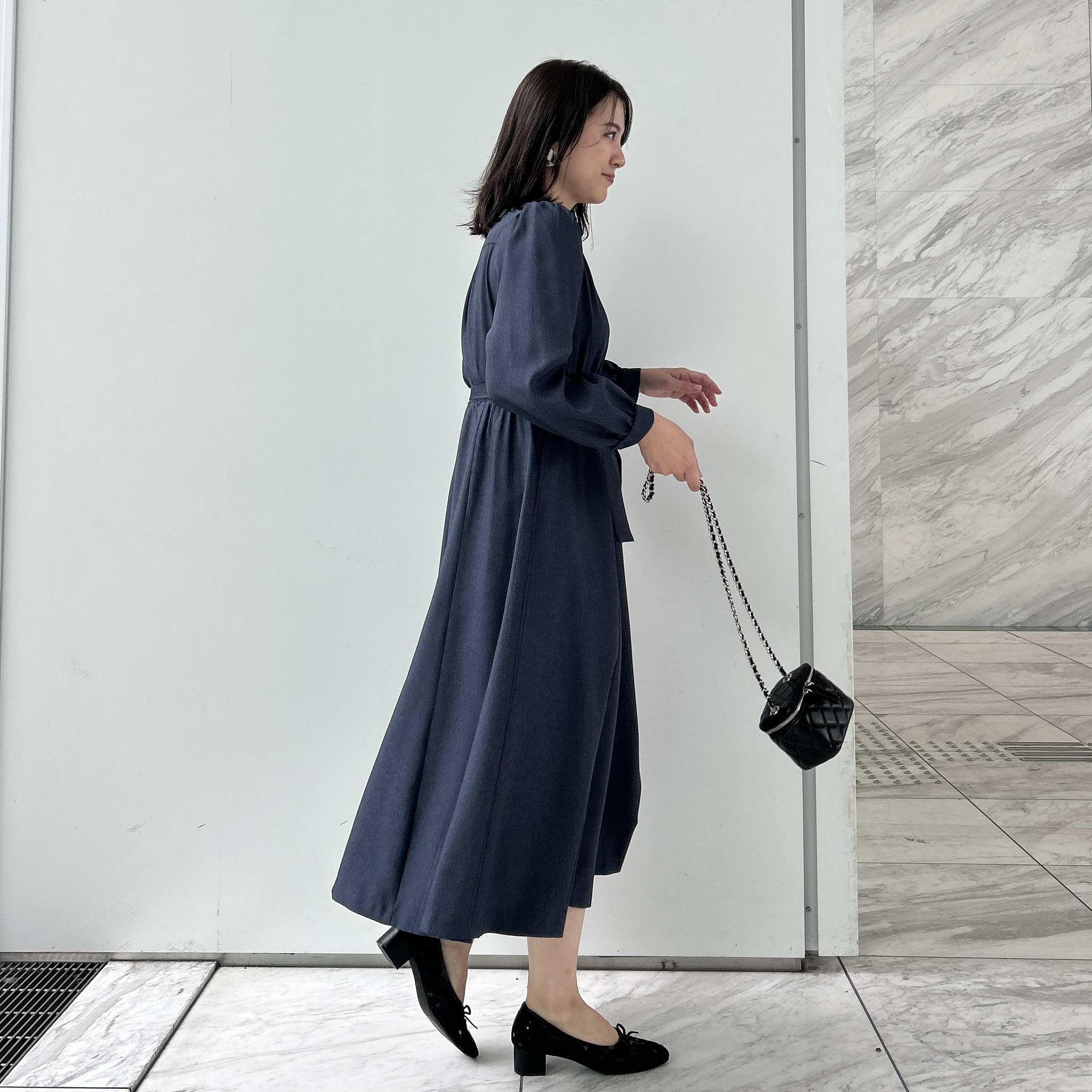 shinoさんの「Couture brooch｜【落ち感やわらか】ピコレース シャツワンピース」を使ったコーディネート