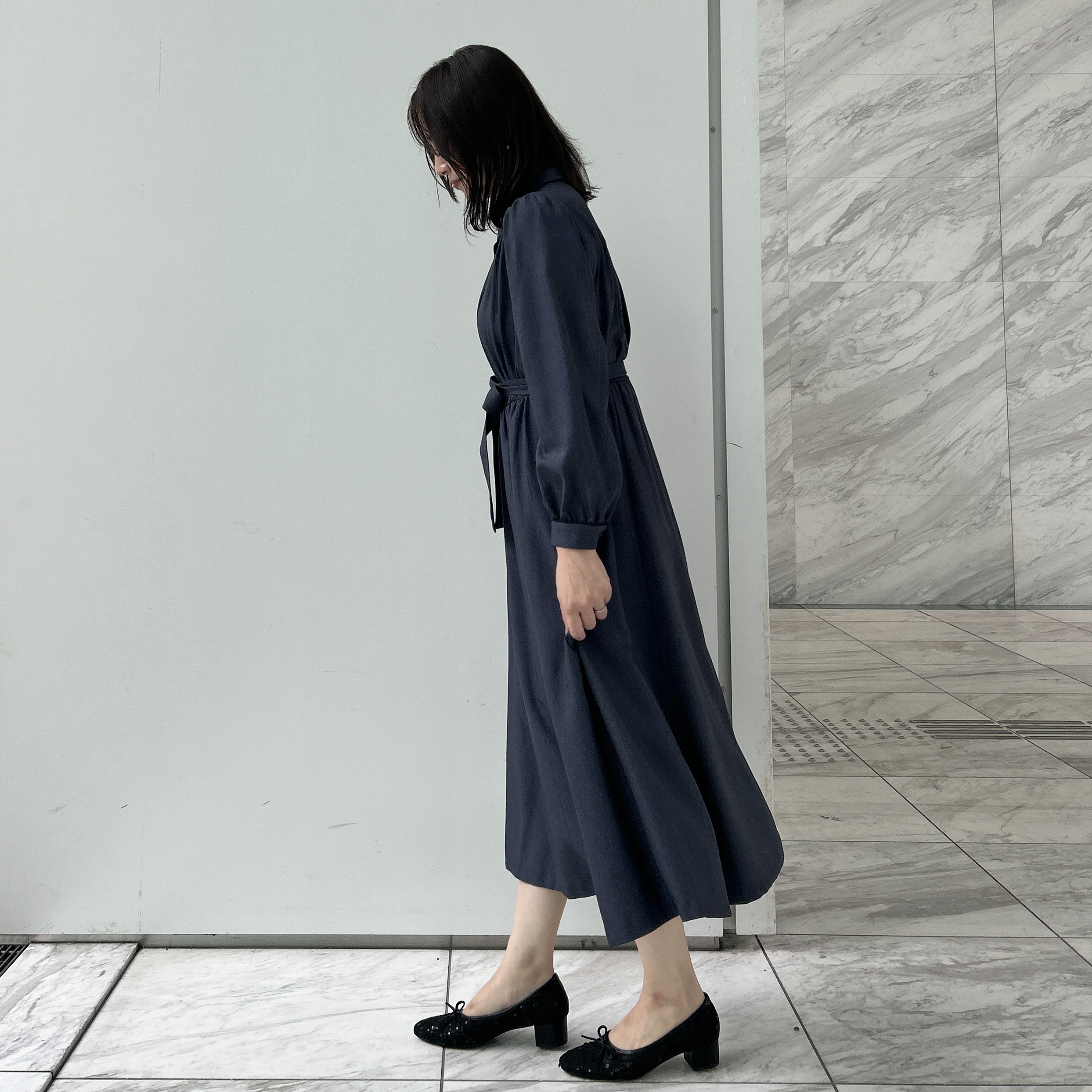 shinoさんの「Couture brooch｜【落ち感やわらか】ピコレース シャツワンピース」を使ったコーディネート