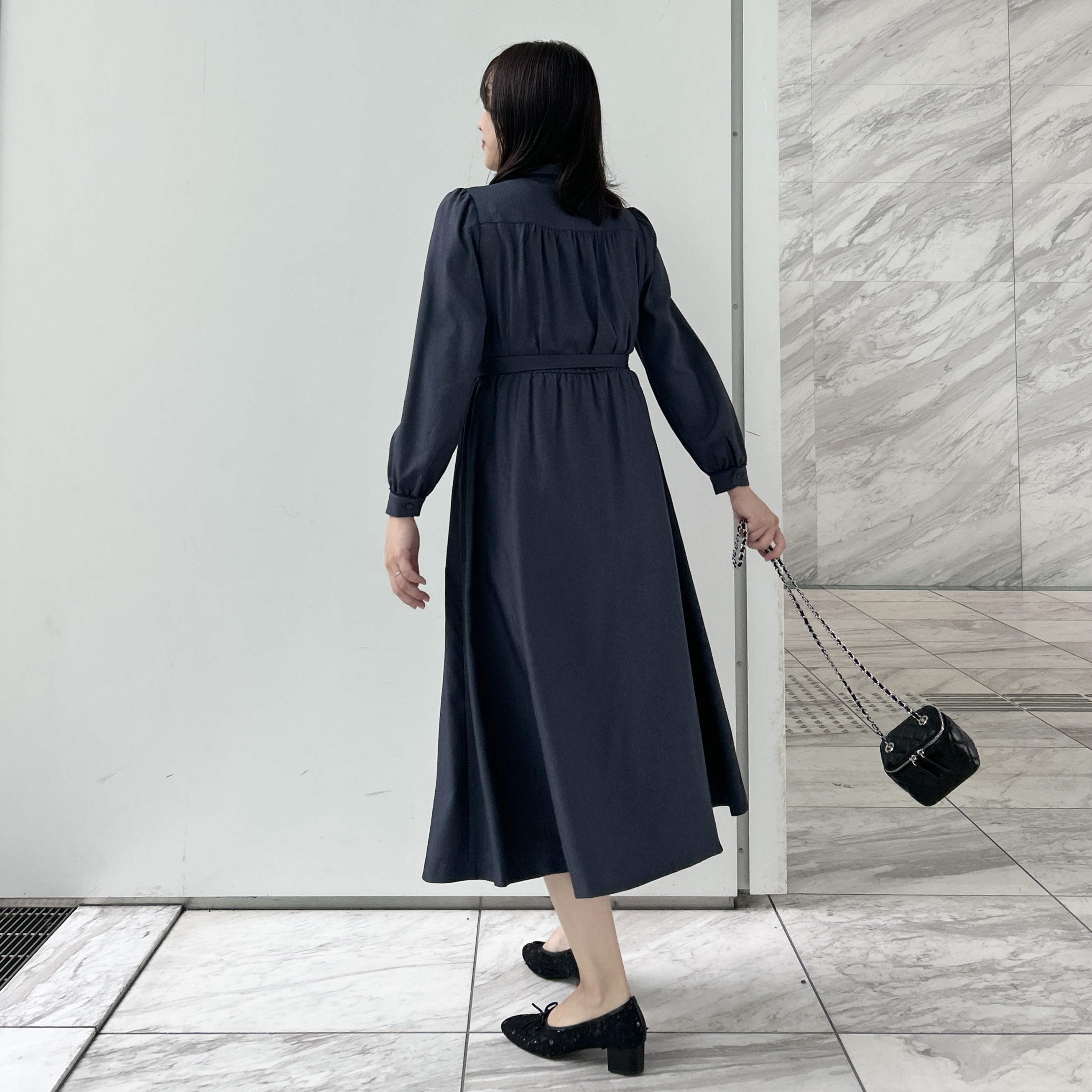 shinoさんの「Couture brooch｜【落ち感やわらか】ピコレース シャツワンピース」を使ったコーディネート