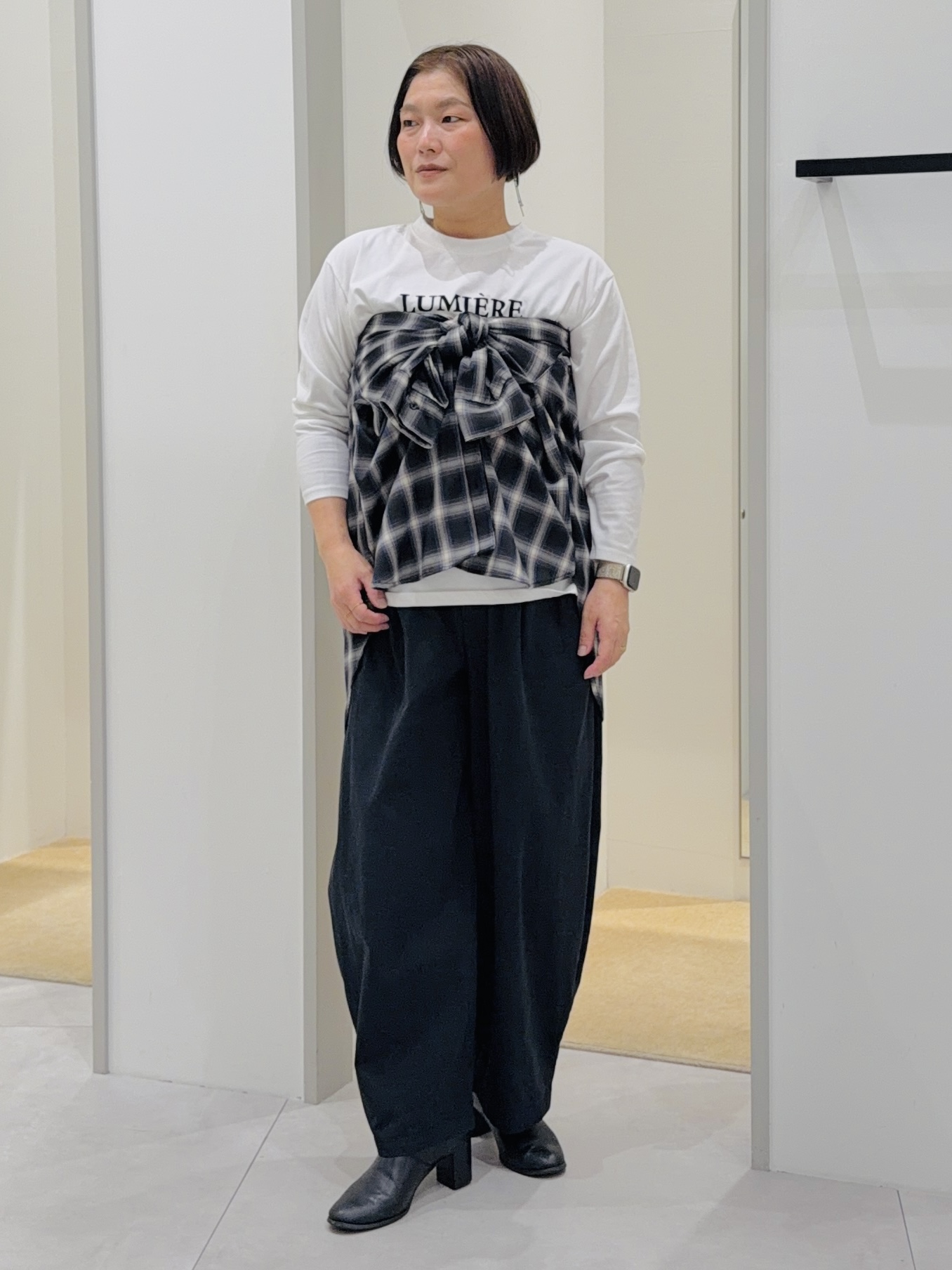 タナさんの「THE SHOP TK｜ロゴ＆フォトアソートロンT」を使ったコーディネート