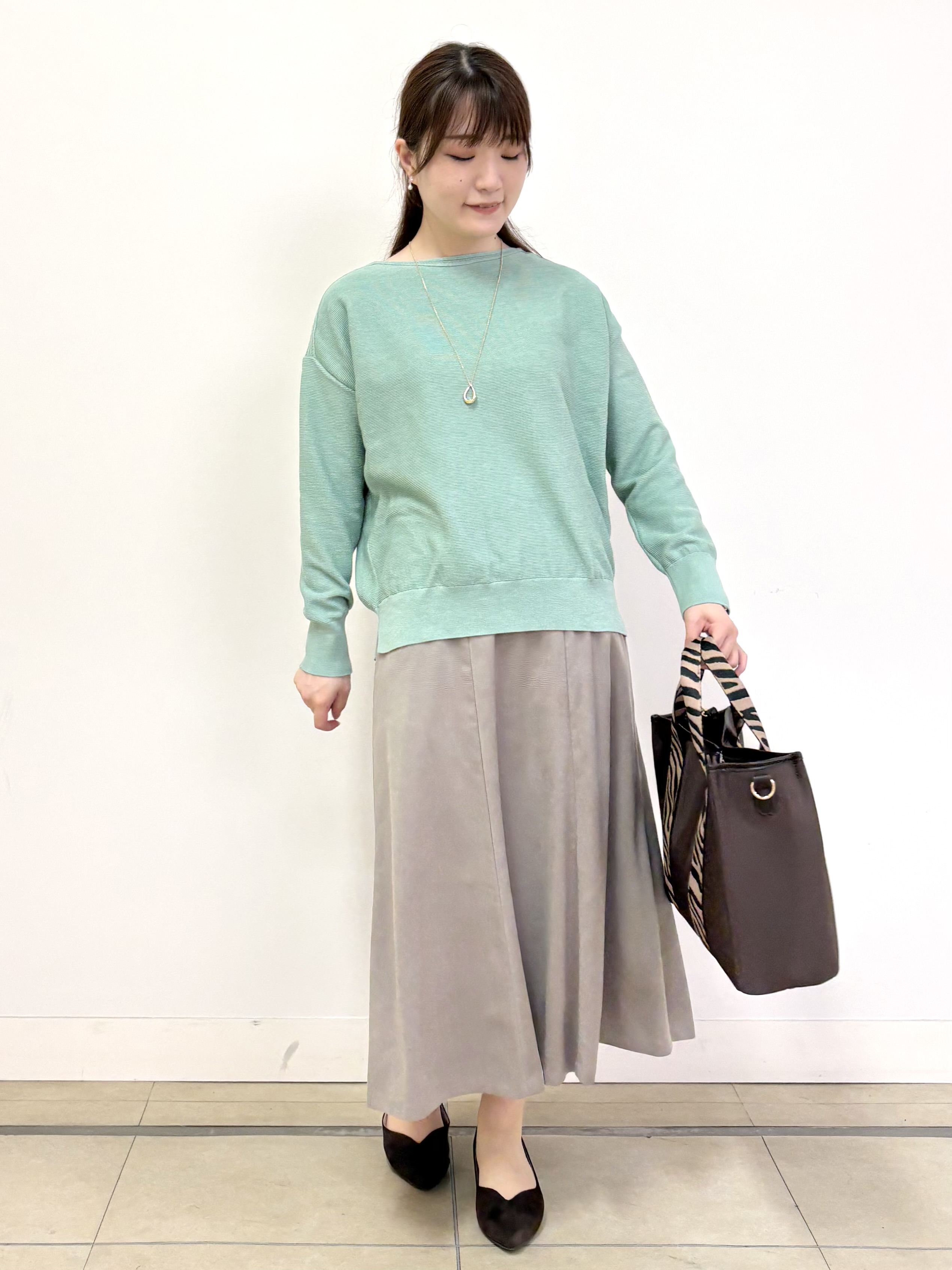 mikiさんの「Reflect｜ボートネックニットトップス」を使ったコーディネート
