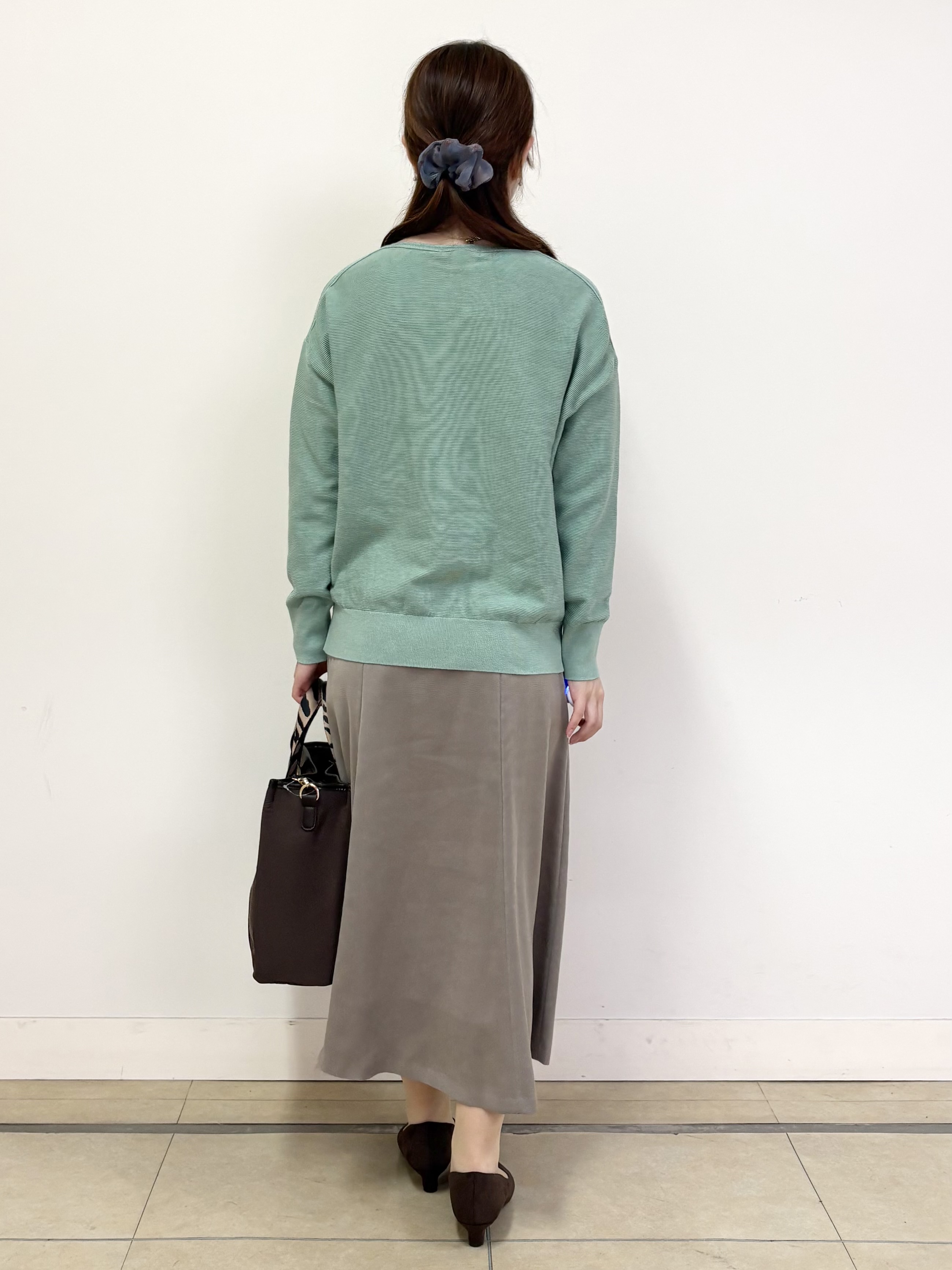 mikiさんの「Reflect｜ボートネックニットトップス」を使ったコーディネート