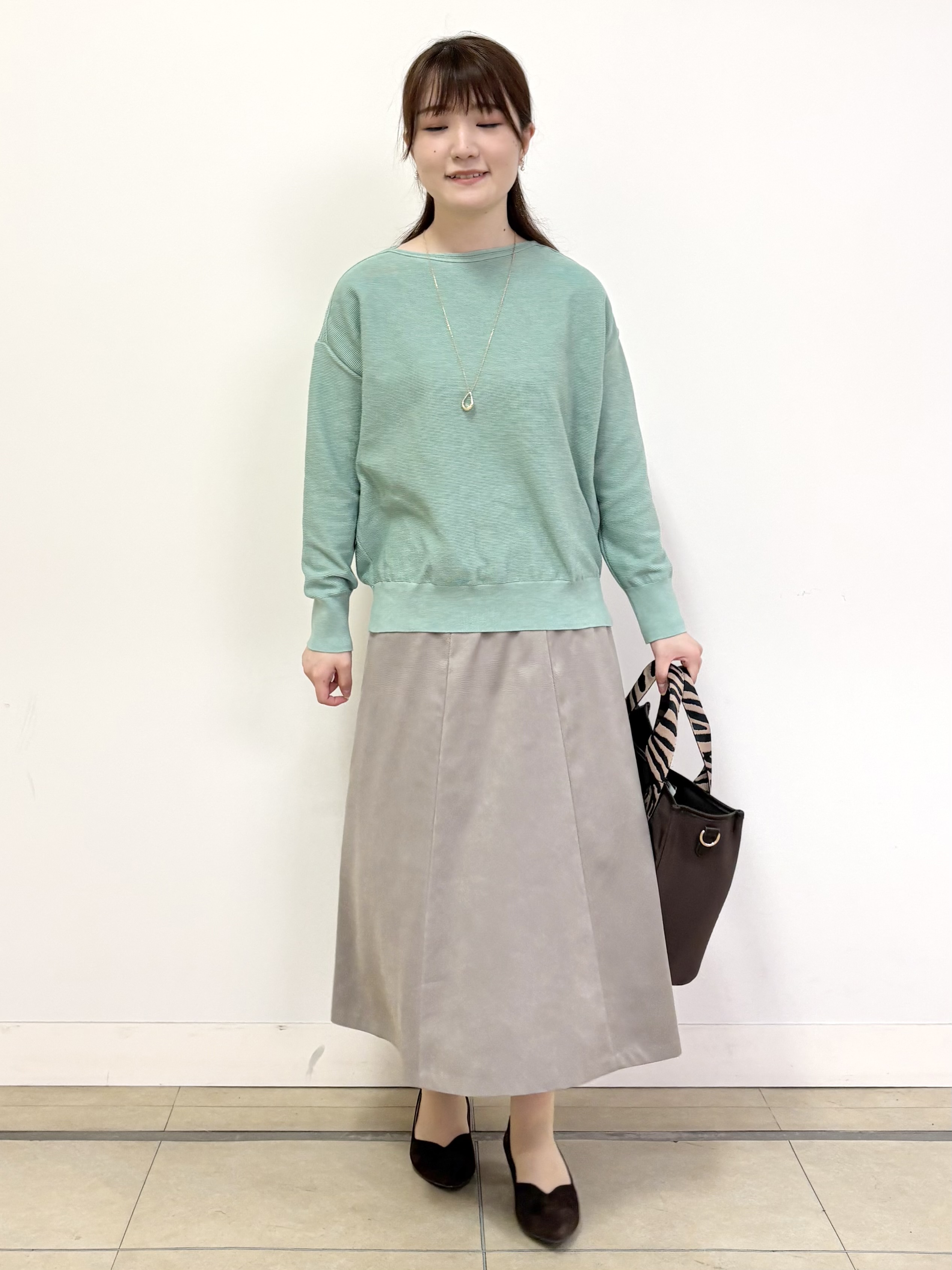 mikiさんの「Reflect｜ボートネックニットトップス」を使ったコーディネート