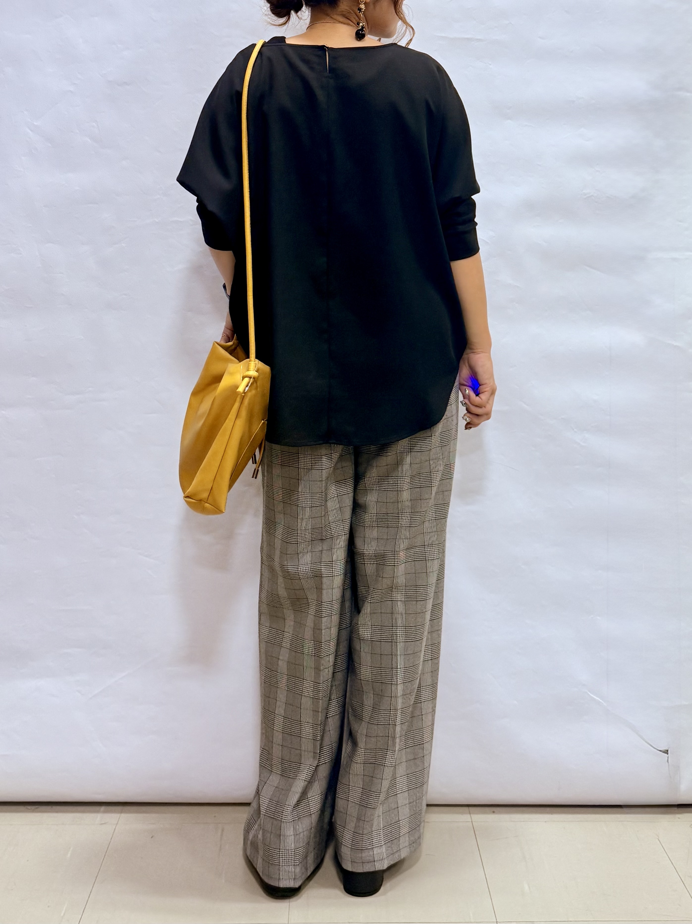 fuuさんの「SHOO･LA･RUE｜【着丈選べる/洗濯後しわになりにくい】インせず着られる ドルマンブラウス」を使ったコーディネート