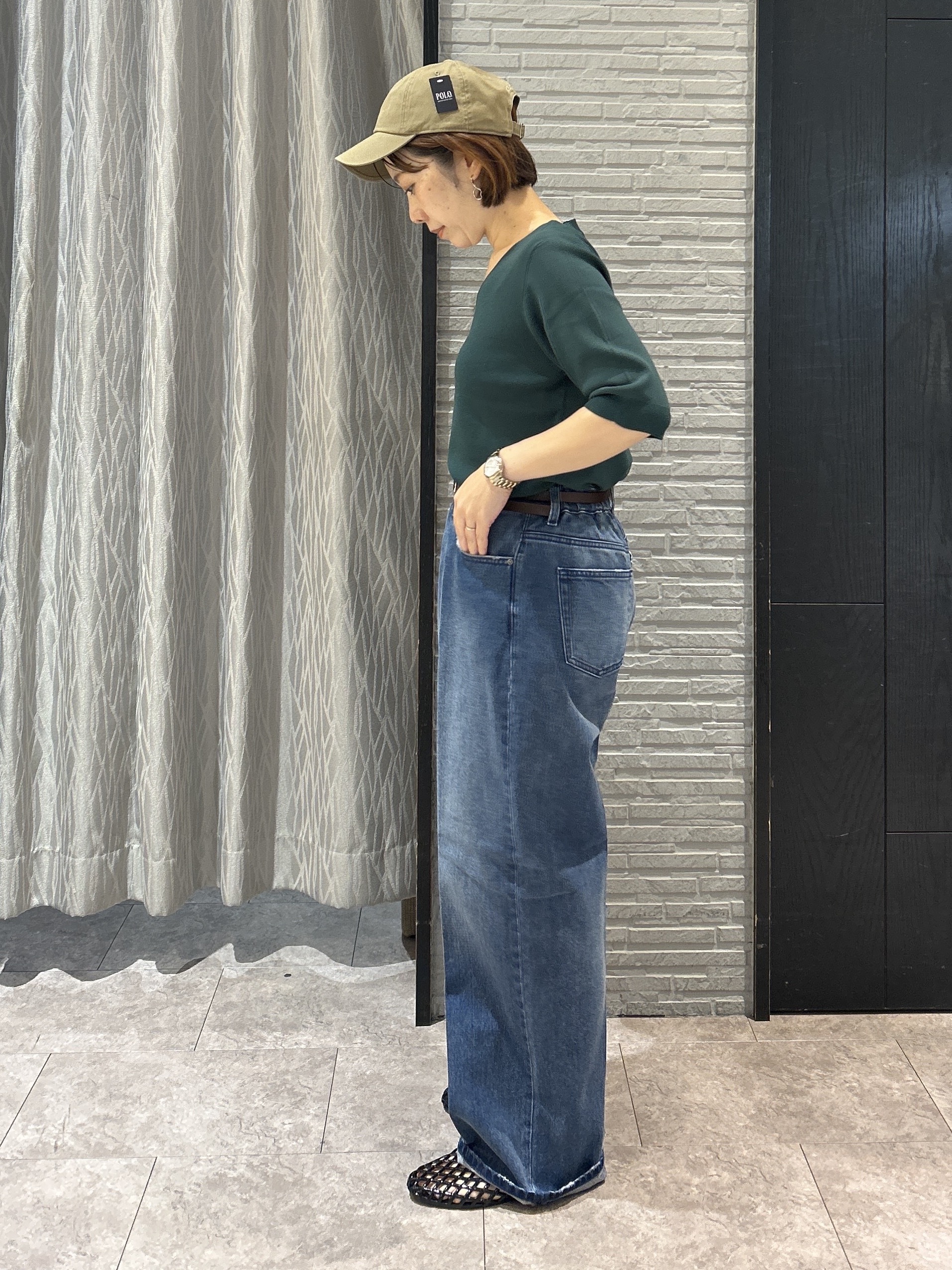 ga_riさんの「THE SHOP TK｜【秋始めにちょうどいい/毛玉防止】すっきりVネック秋色6分袖ニット」を使ったコーディネート