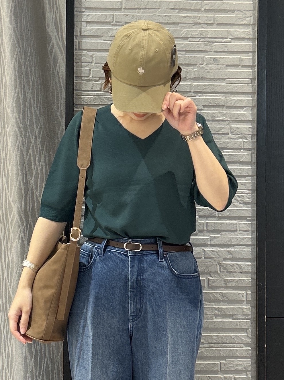 ga_riさんの「THE SHOP TK｜【秋始めにちょうどいい/毛玉防止】すっきりVネック秋色6分袖ニット」を使ったコーディネート