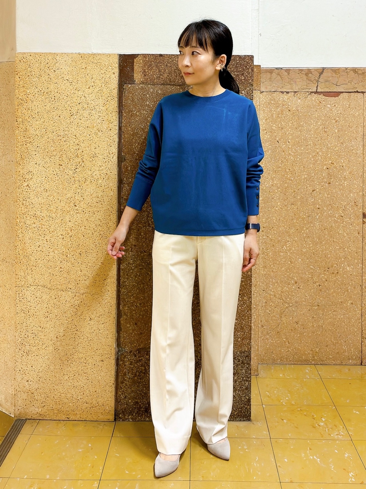 hattoriさんの「INDIVI｜【新作！褒められパンツ／洗濯機OK】すっきりストレートパンツ」を使ったコーディネート