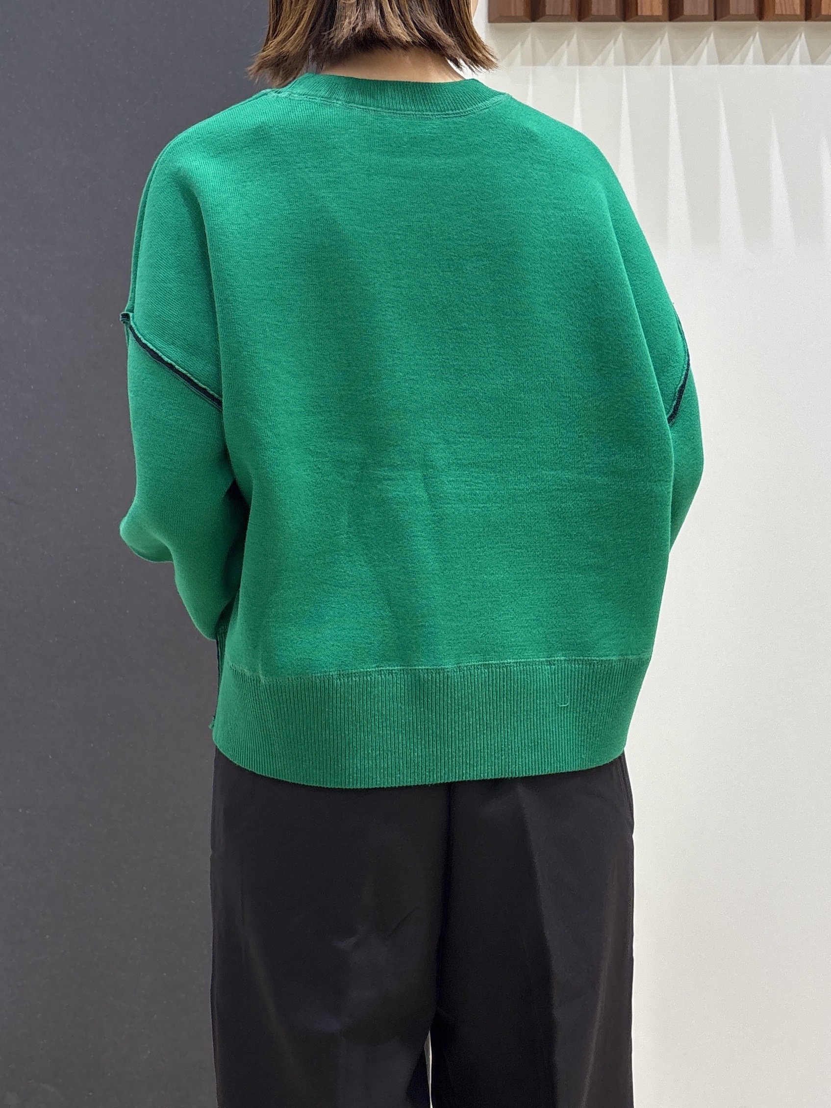risaさんの「Dessin｜【洗濯機OK/XS-L】配色リバーシブル コットンジャカード クルーネックニット」を使ったコーディネート