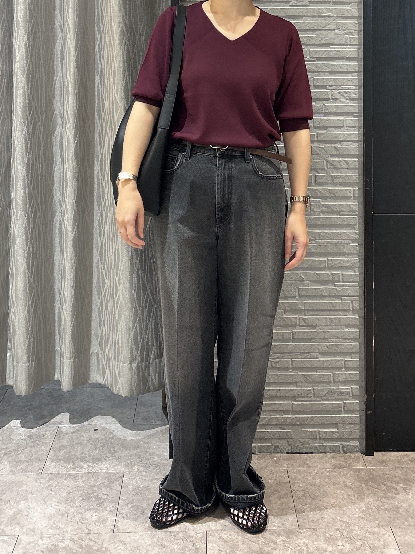 ga_riさんの「THE SHOP TK｜【秋始めにちょうどいい/毛玉防止】すっきりVネック秋色6分袖ニット」を使ったコーディネート