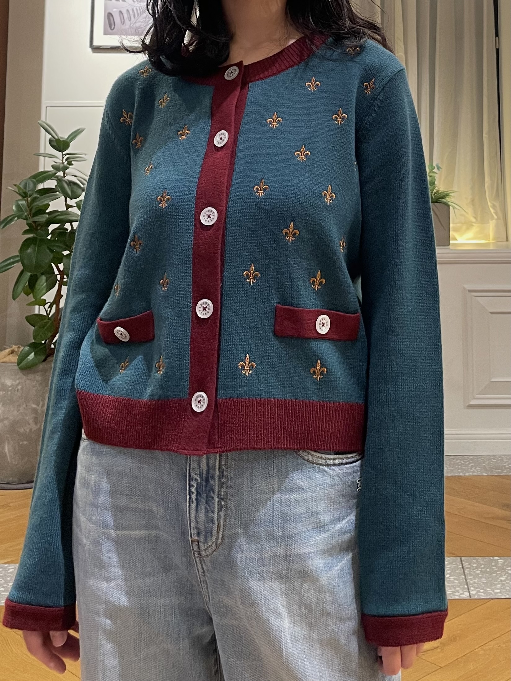 Lilyさんの「DRESSTERIOR｜リリークレストカーディガン」を使ったコーディネート