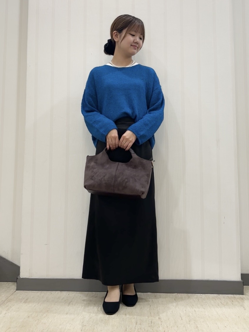 ちひさんの「INDIVI｜【吸汗速乾／ストレッチ◎】サテン素材ナロースカート」を使ったコーディネート