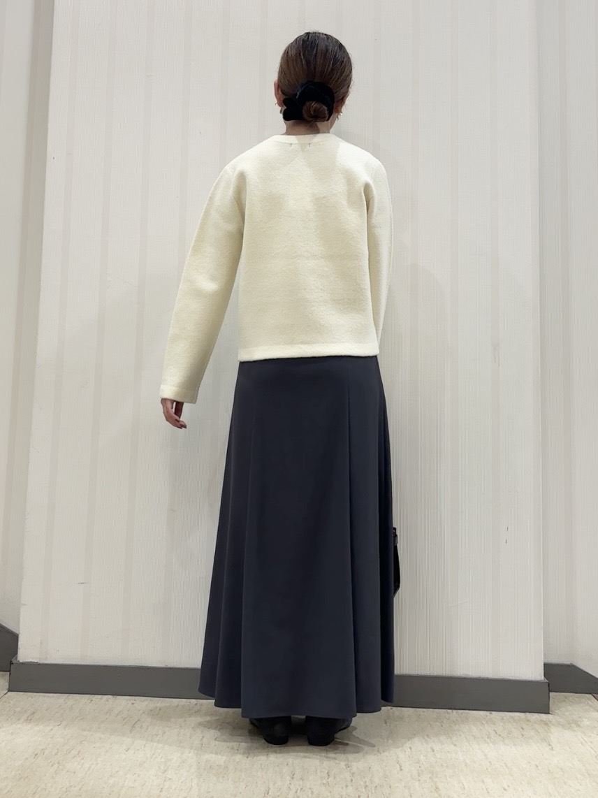ちひさんの「INDIVI｜【軽やか】ブークレニットジャケット」を使ったコーディネート