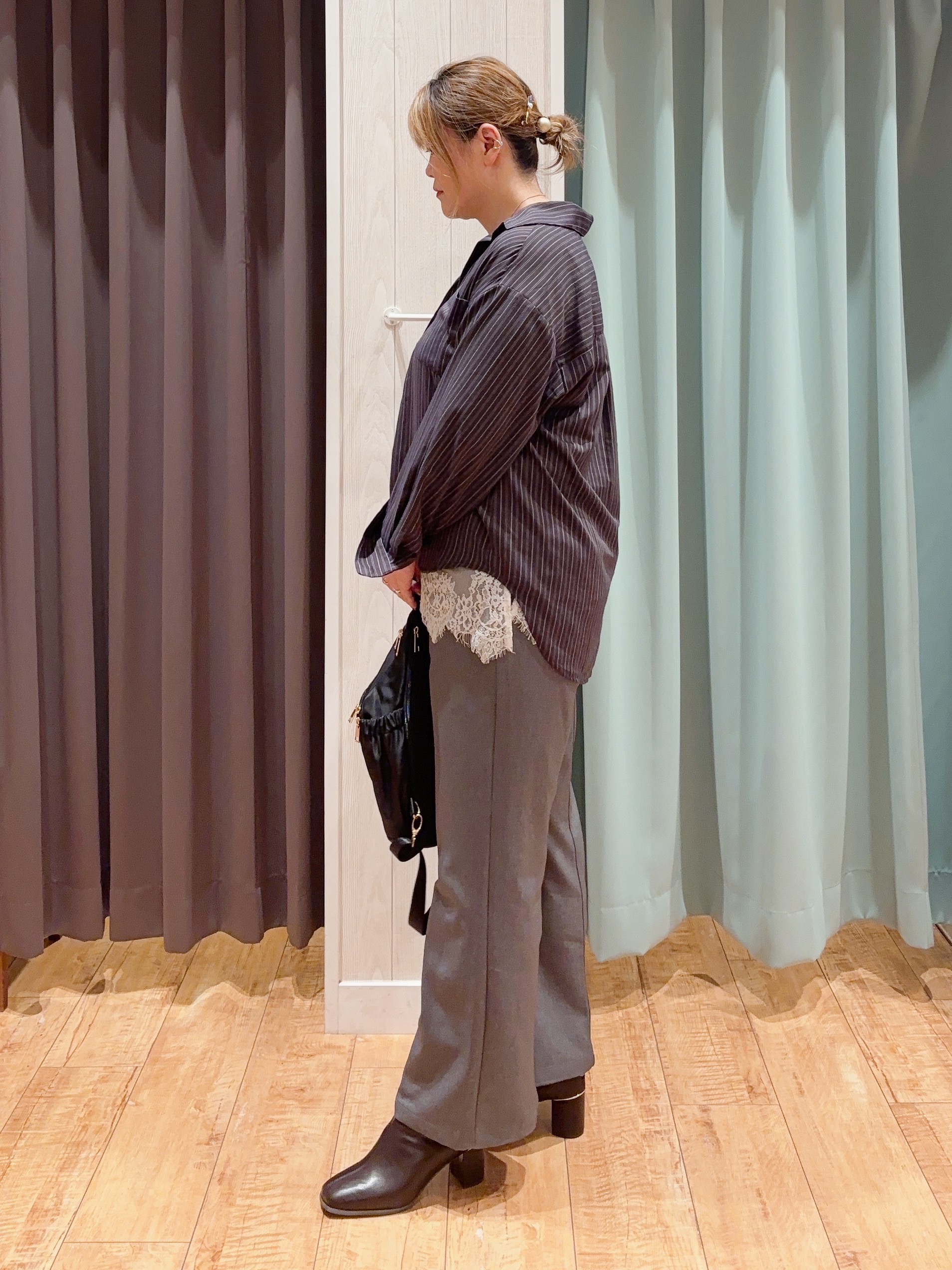 HANAさんの「SHOO･LA･RUE｜【洗濯後しわになりにくい/S-LL】気分で選ぶ 大人のデイリー使いに ベーシックシャツ」を使ったコーディネート