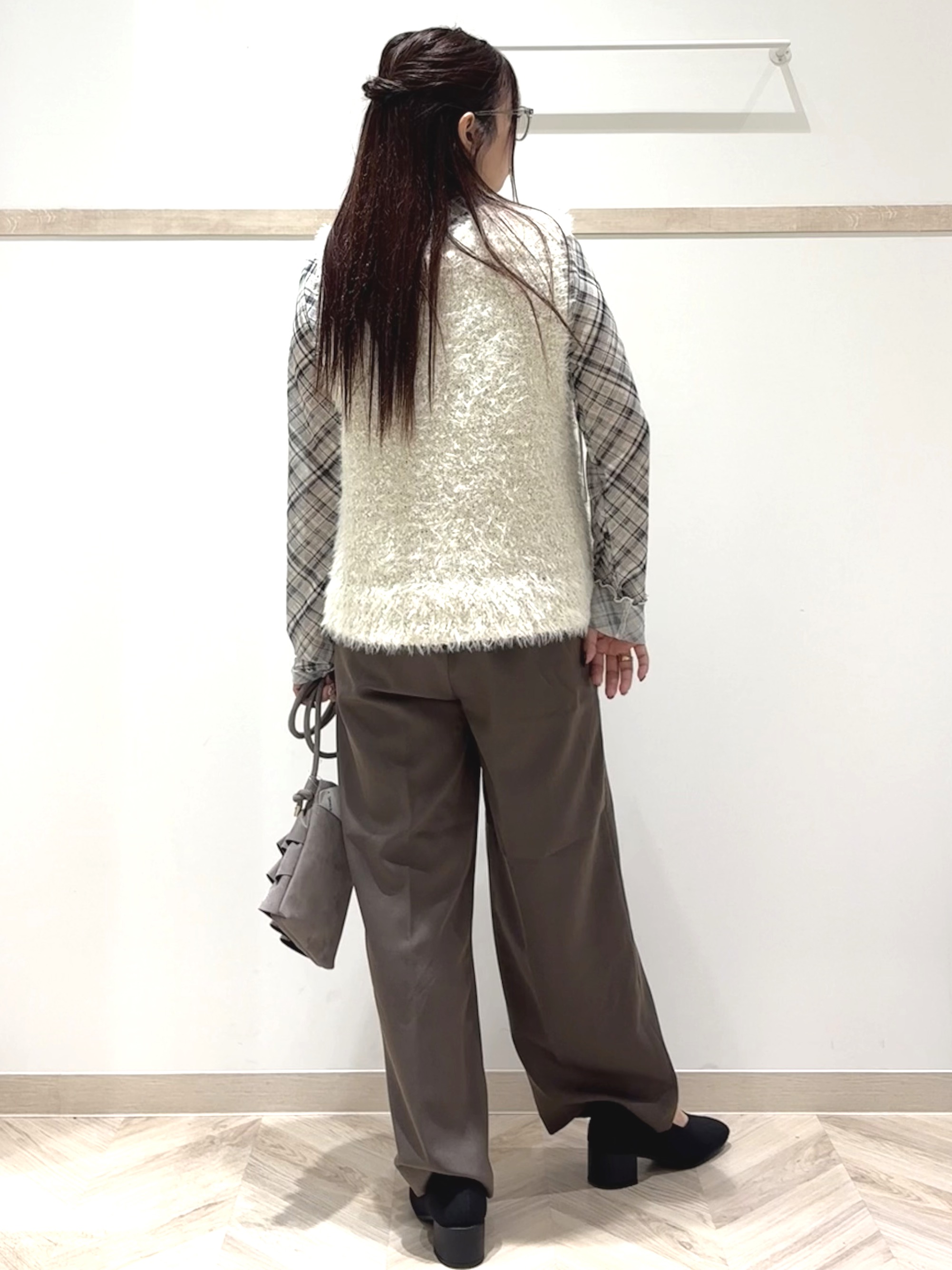nanaさんの「SHOO･LA･RUE｜【S-LL/洗濯機可】コーデにプラスするだけで垢抜ける 柄アソートシアーチュールトップス」を使ったコーディネート
