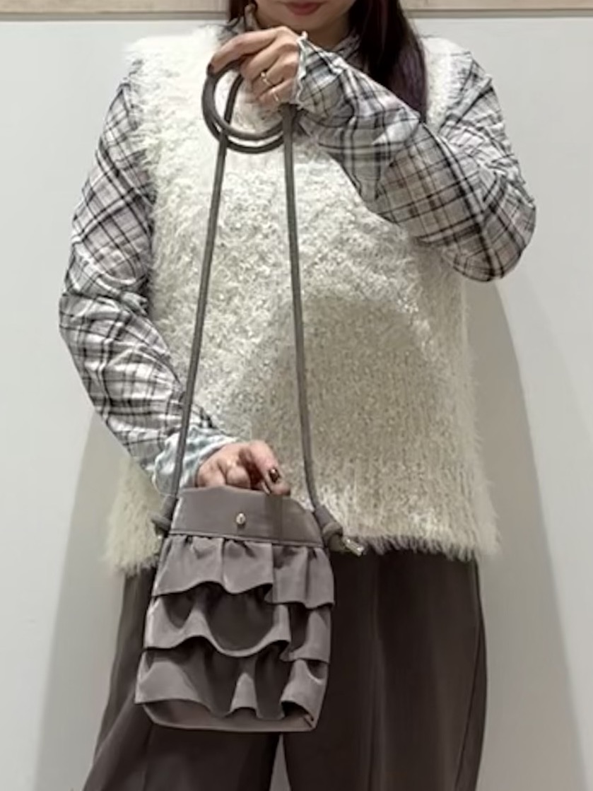 nanaさんの「SHOO･LA･RUE｜【S-LL/洗濯機可】コーデにプラスするだけで垢抜ける 柄アソートシアーチュールトップス」を使ったコーディネート