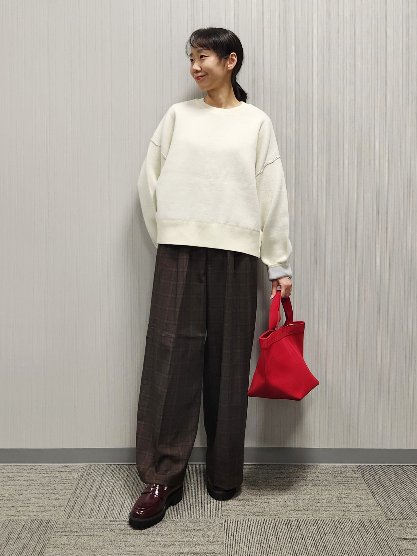 naraさんの「Dessin｜【2WAY/洗濯機OK/XS-L】配色リバーシブル コットンジャカード クルーネックニット」を使ったコーディネート