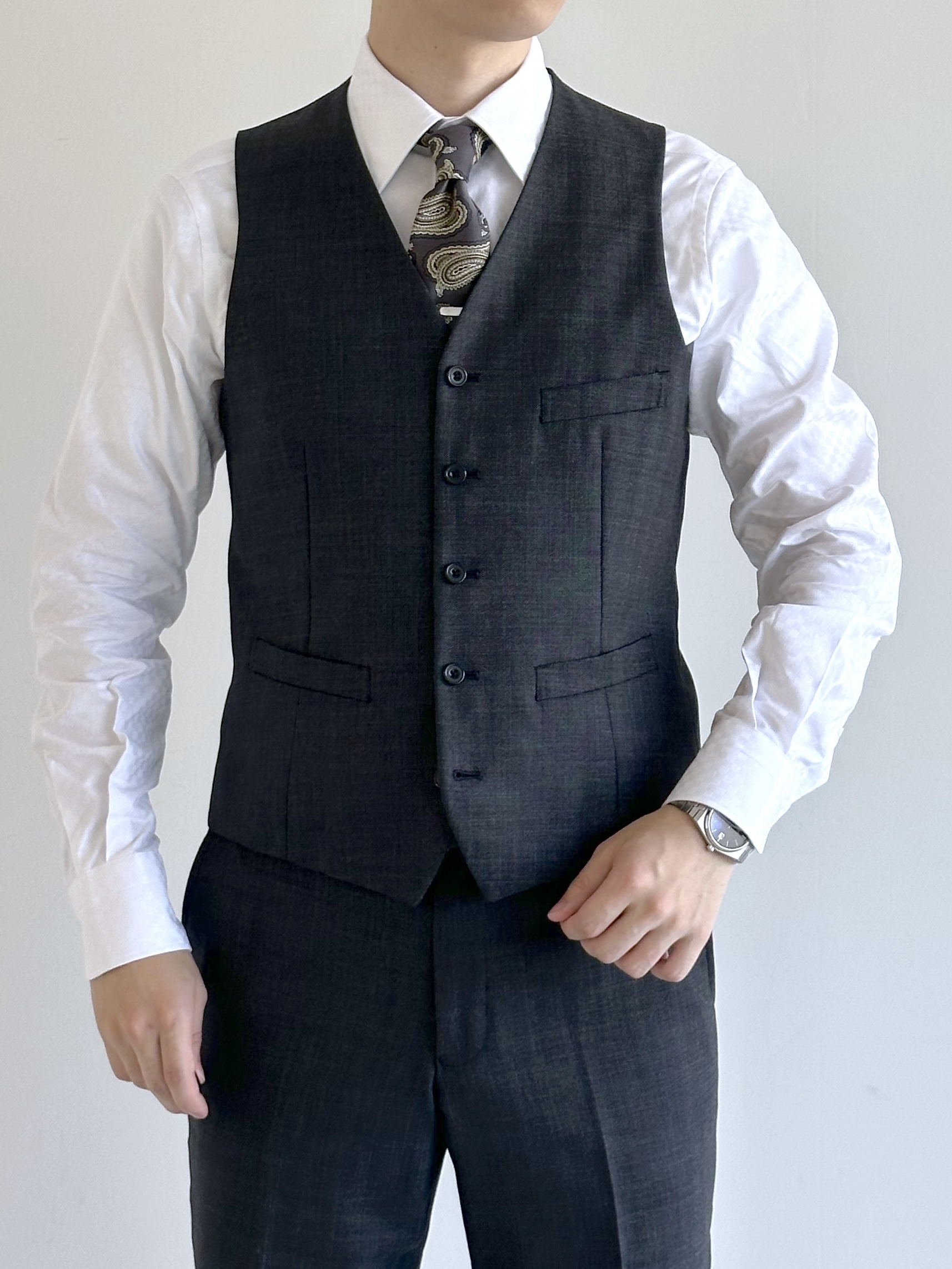 イッシーさんの「TAKEO KIKUCHI｜シャイニーシャーク ストライプスーツ／スリーピース対応」を使ったコーディネート