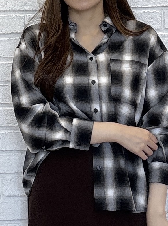 sayaさんの「SHOO･LA･RUE｜【洗濯後しわになりにくい/S-LL】気分で選ぶ 大人のデイリー使いに ベーシックシャツ」を使ったコーディネート
