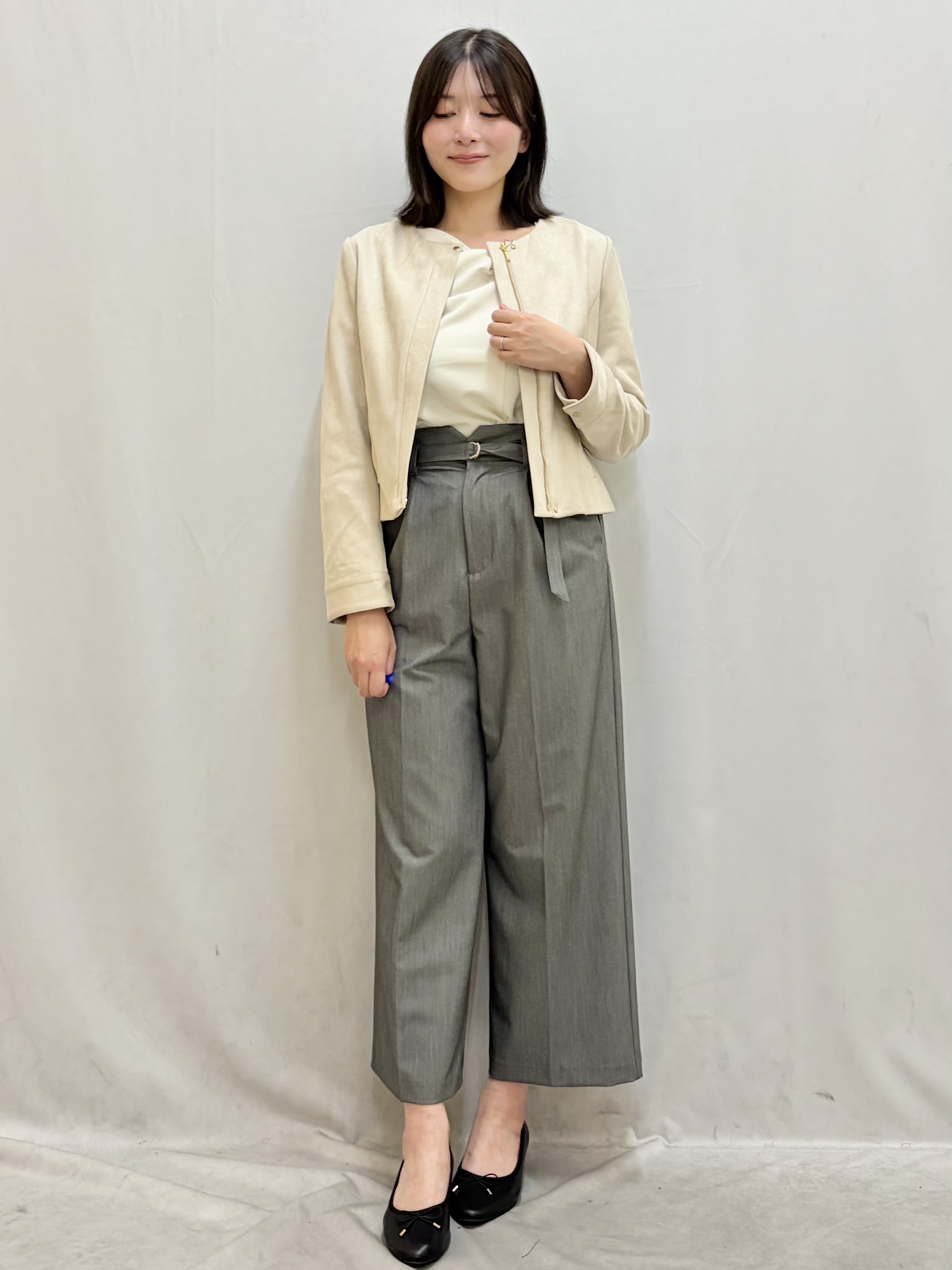 kasumiさんの「index｜【洗える】レザー調／スウェード風ノーカラーブルゾン」を使ったコーディネート