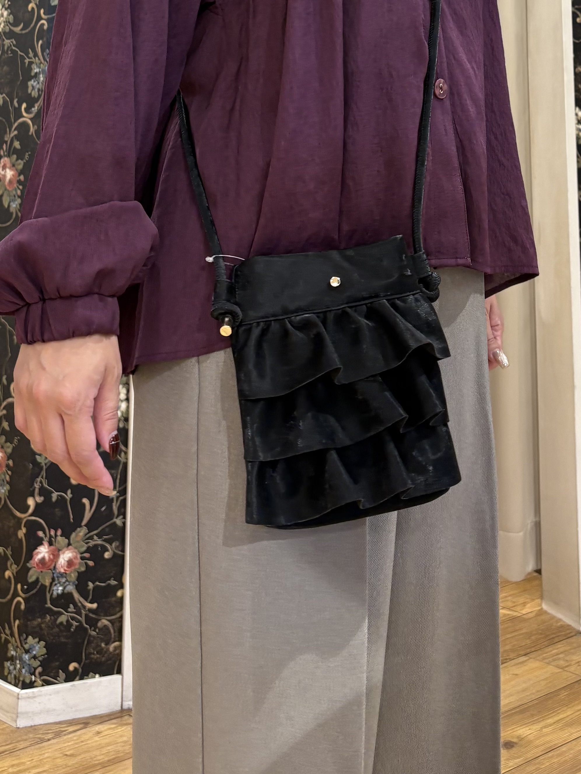 ネリさんの「SHOO･LA･RUE｜【S-LL/洗濯機可】着痩せシルエット シャーリングシャツカーディガン」を使ったコーディネート