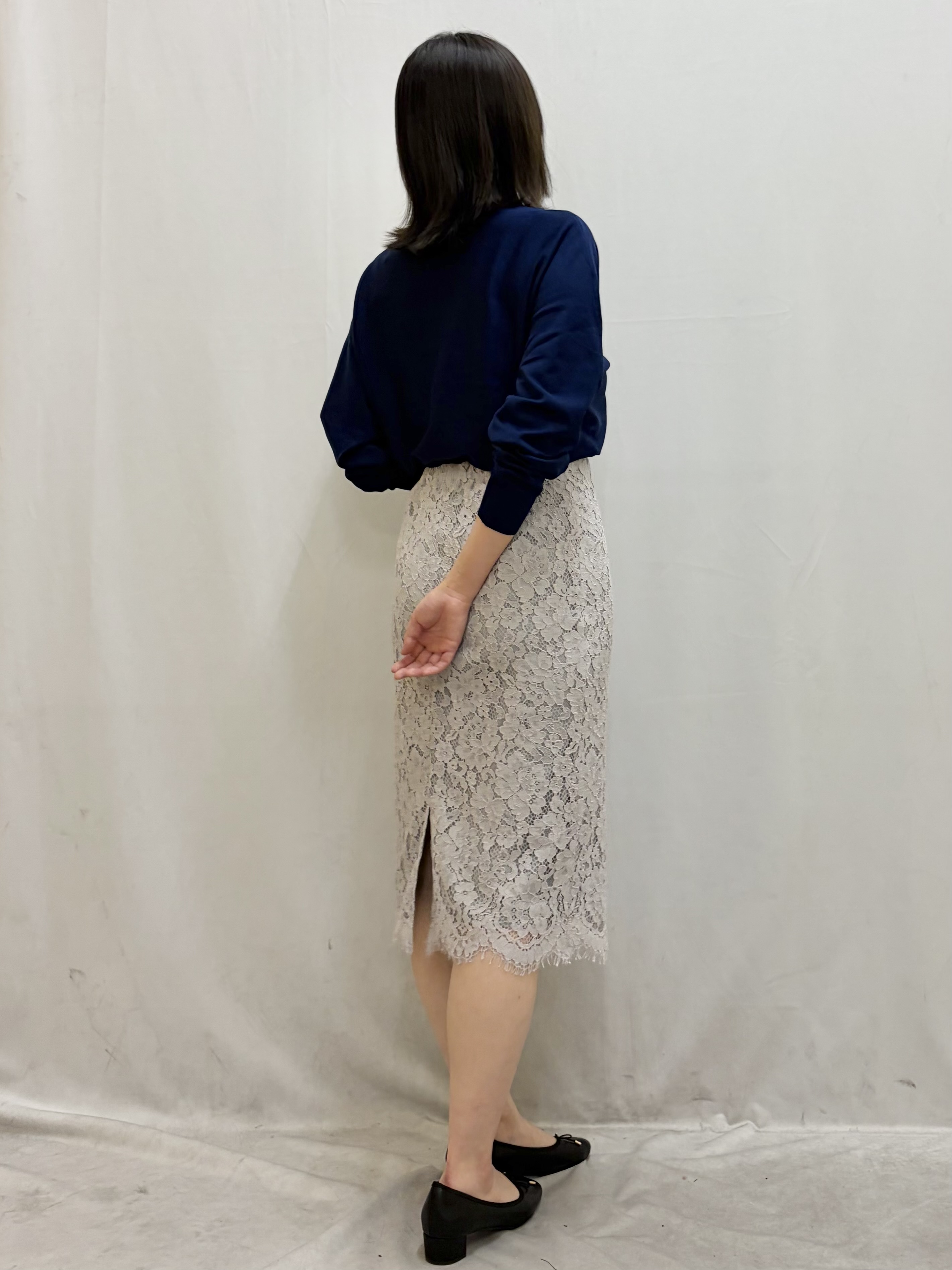 kasumiさんの「index｜【8色／S-3Lサイズ】ビジュー付きドルマンニット《洗濯機OK／抗ピリング》」を使ったコーディネート