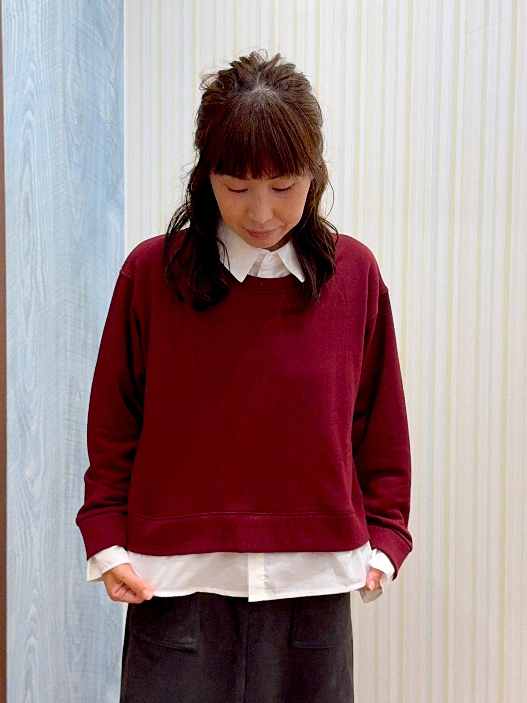 よっしーさんの「SHOO･LA･RUE｜【洗濯後しわになりにくい/S-LL】気分で選ぶ 大人のデイリー使いに ベーシックシャツ」を使ったコーディネート